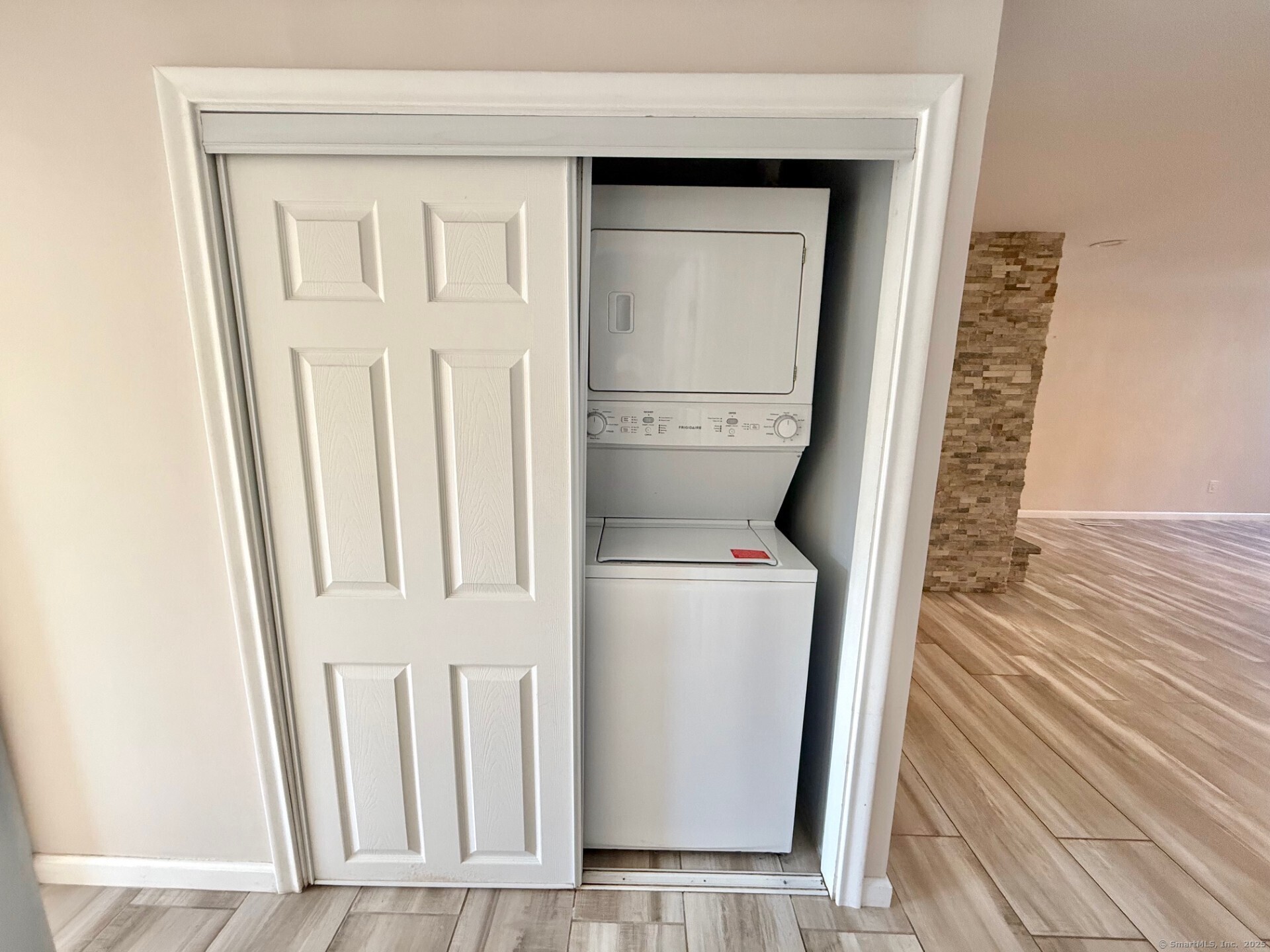 New Britain, Connecticut 06053, United States, 2 Bedrooms Bedrooms, ,1 BathroomBathrooms,Residential,Active,223843