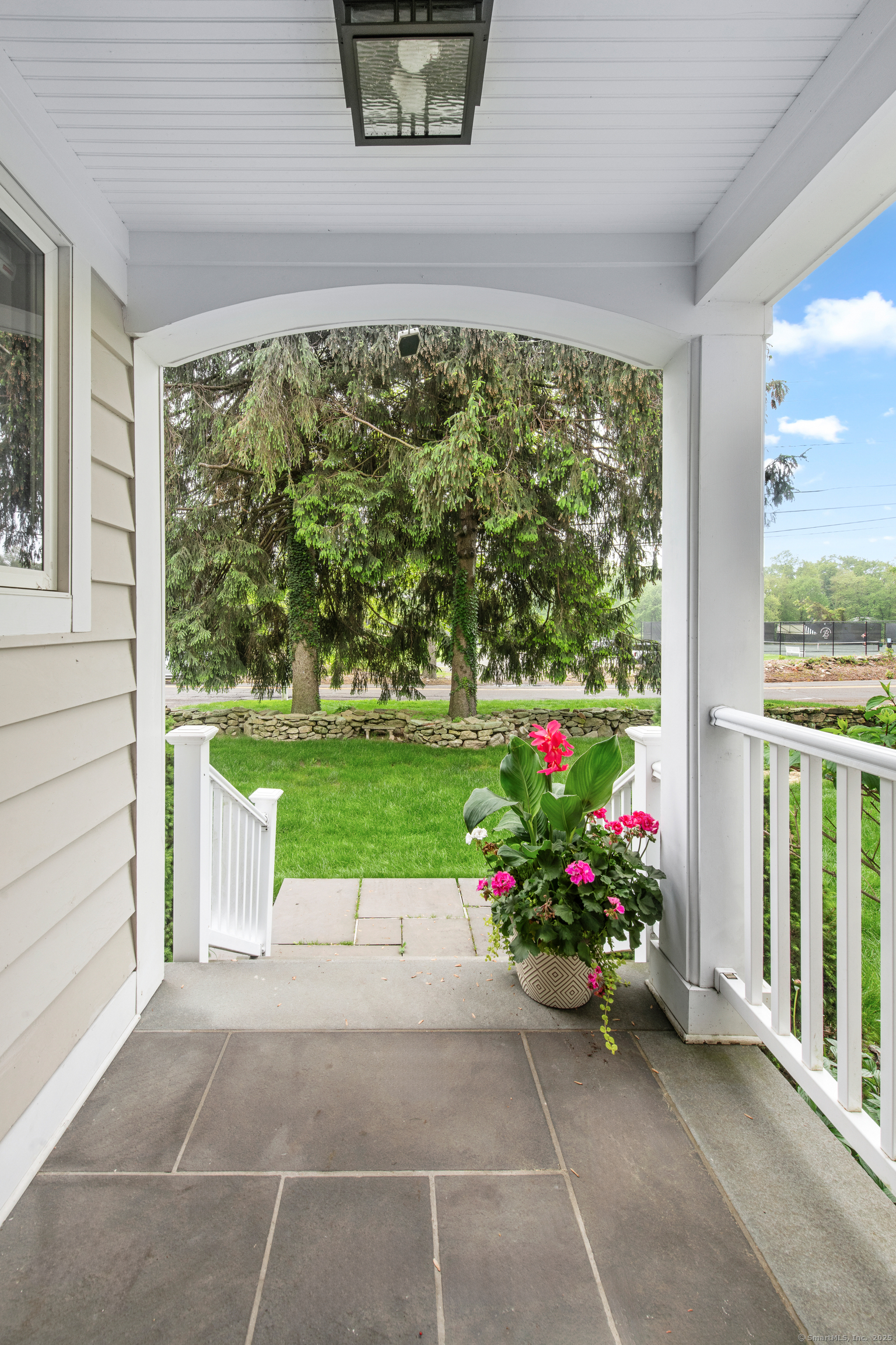 42 Kings Highway South