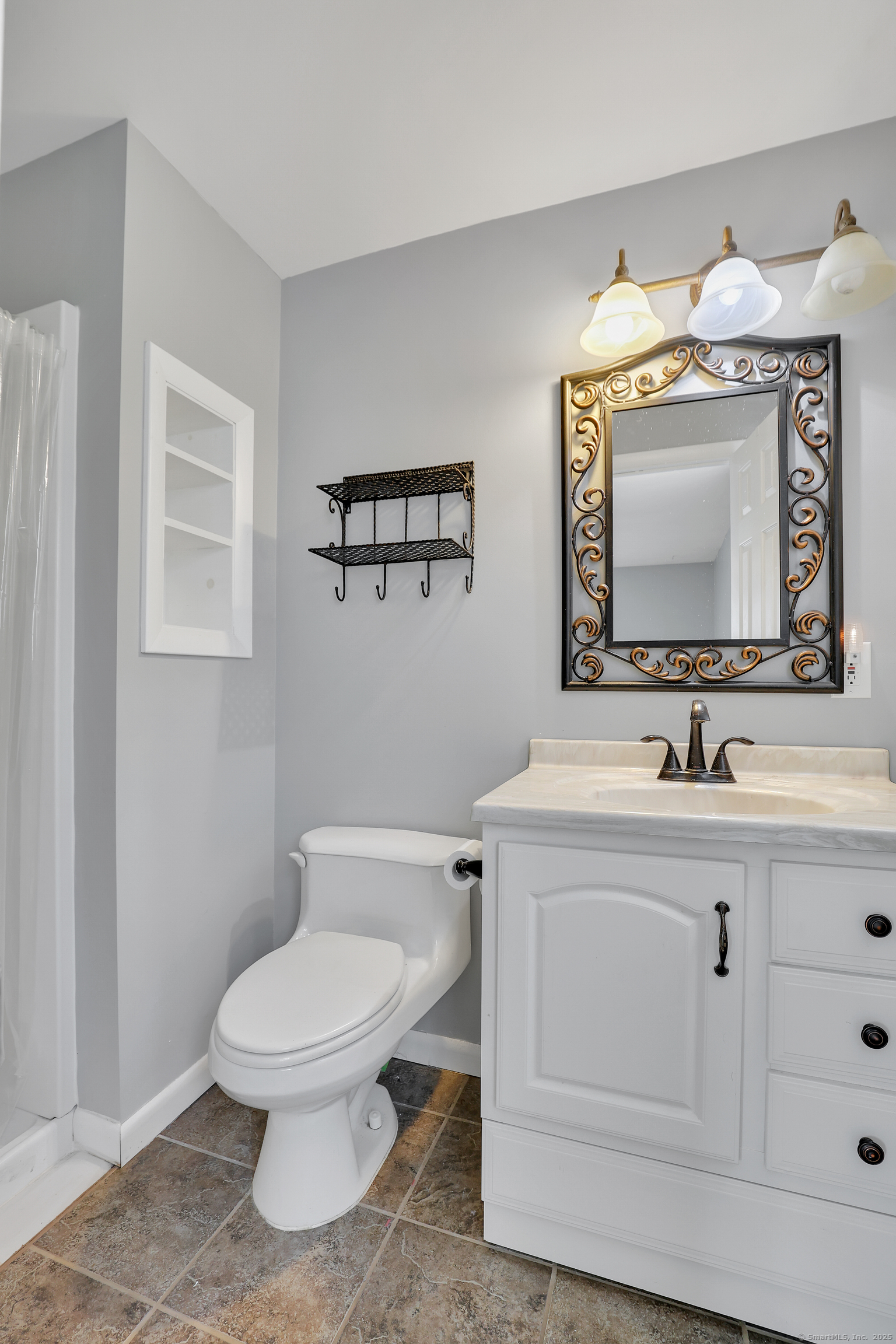 East Hartford, Connecticut 06118, United States, 3 Bedrooms Bedrooms, ,3 BathroomsBathrooms,Residential,Active,238735