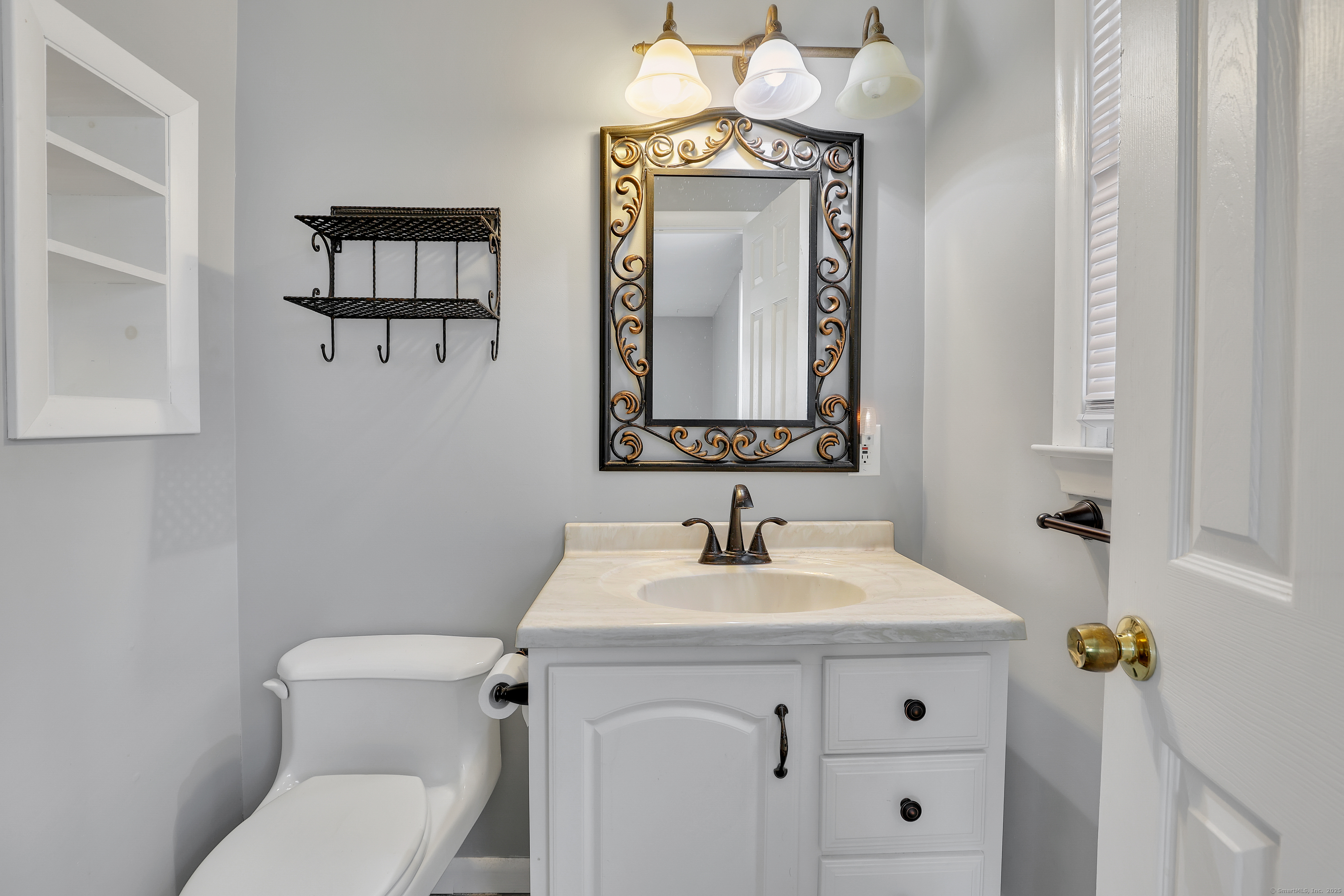 East Hartford, Connecticut 06118, United States, 3 Bedrooms Bedrooms, ,3 BathroomsBathrooms,Residential,Active,238735