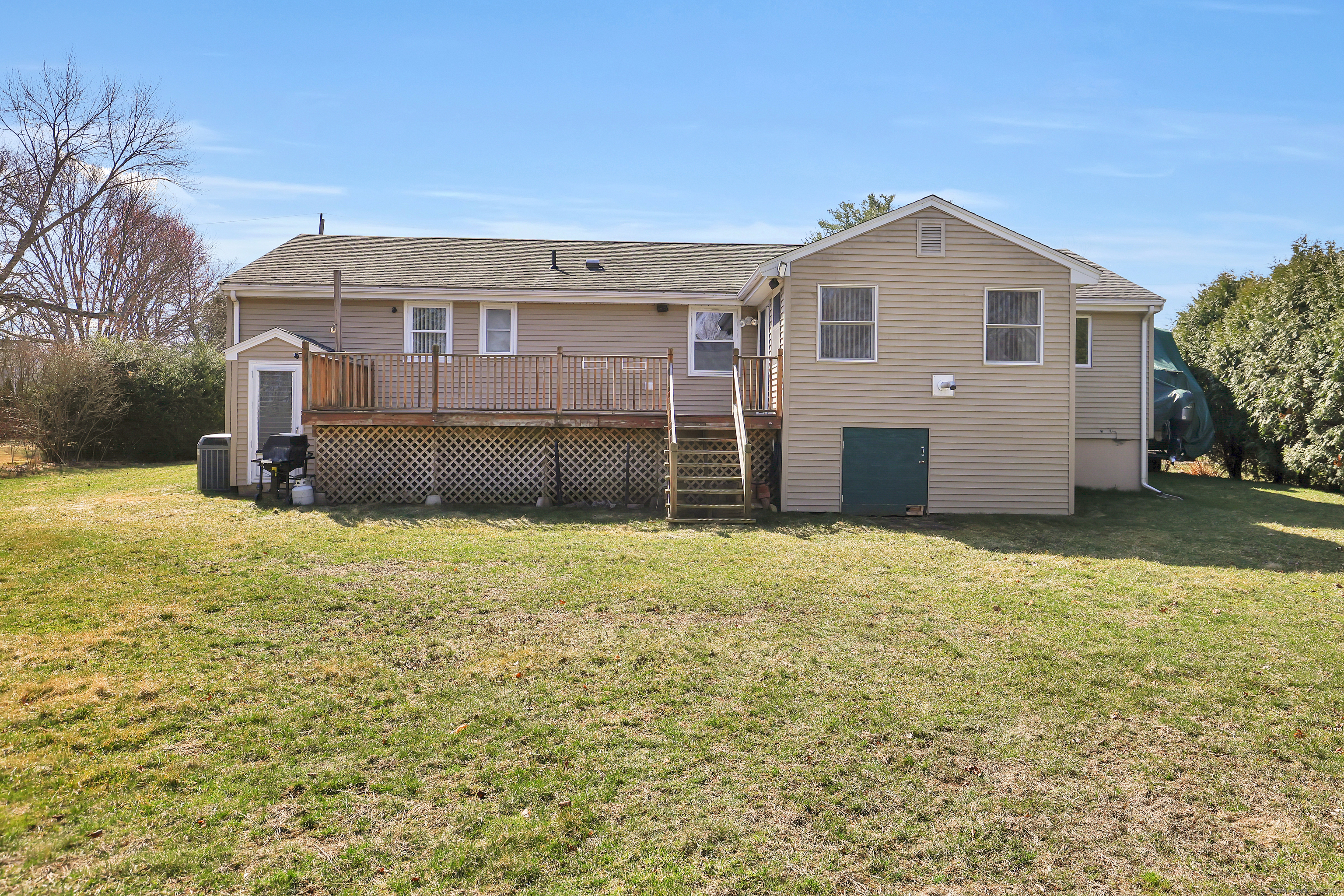 East Hartford, Connecticut 06118, United States, 3 Bedrooms Bedrooms, ,3 BathroomsBathrooms,Residential,Active,238735