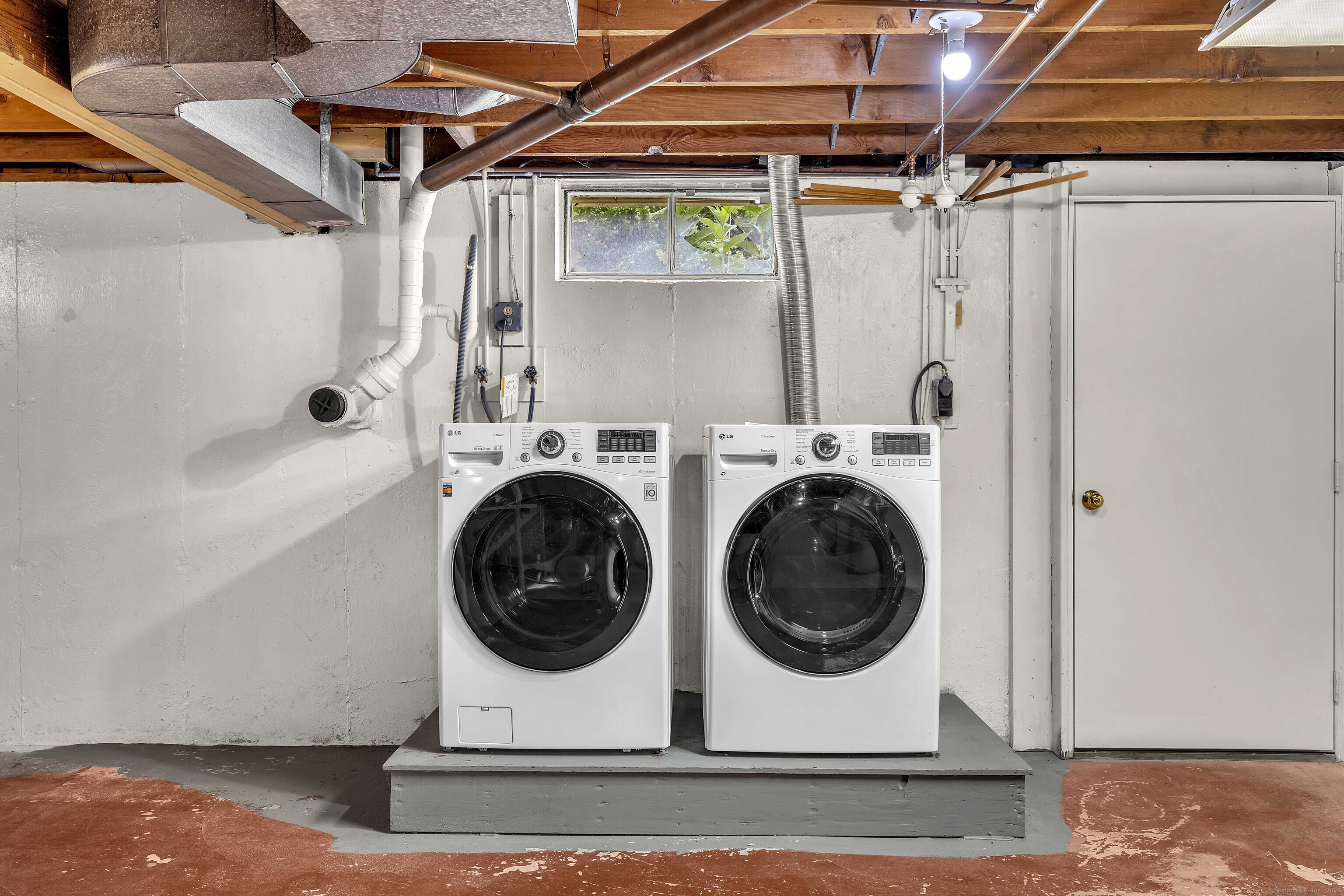 Stonington, Connecticut 06355, United States, 3 Bedrooms Bedrooms, ,2 BathroomsBathrooms,Residential,Pending,154467