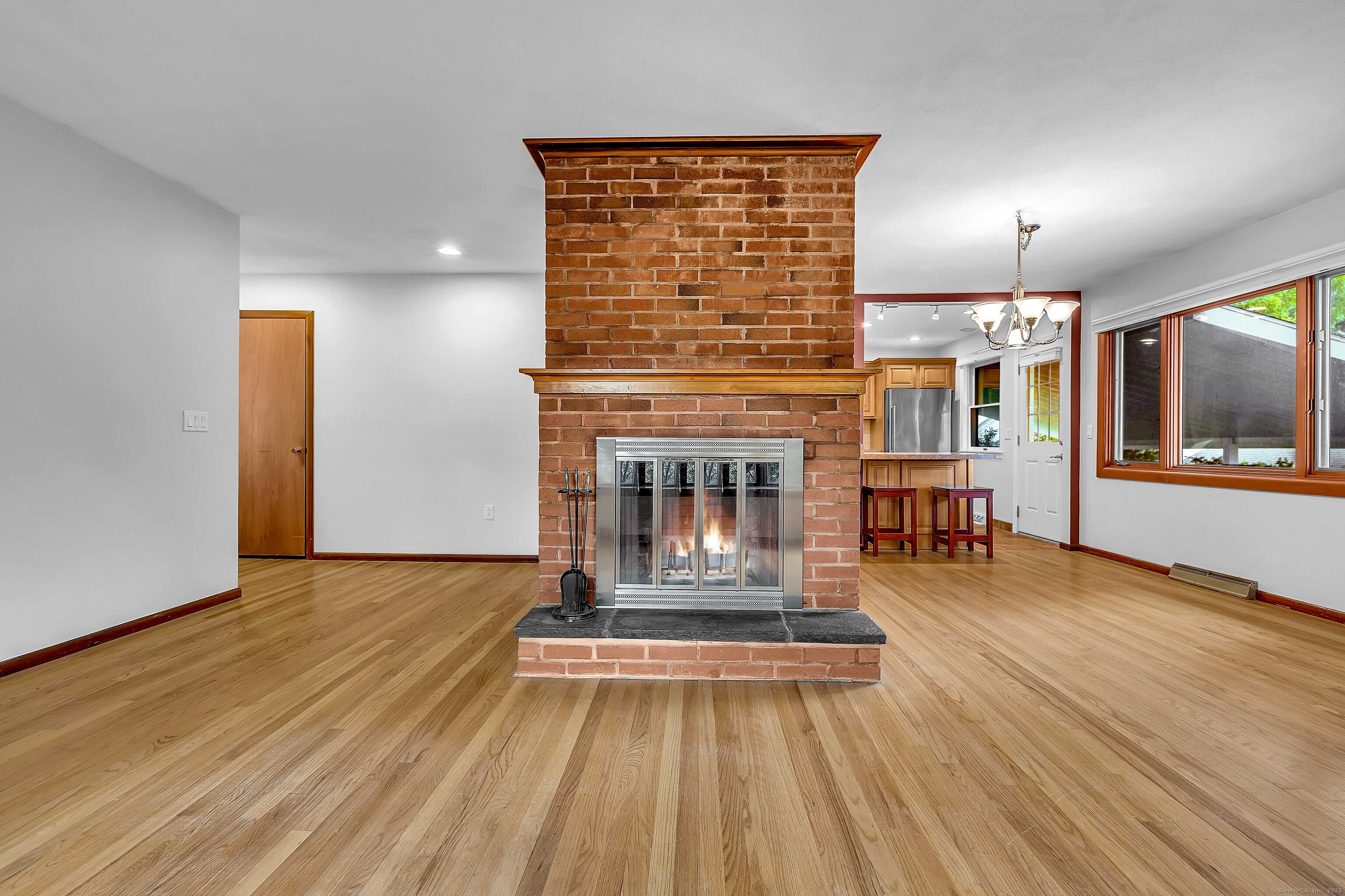 Stonington, Connecticut 06355, United States, 3 Bedrooms Bedrooms, ,2 BathroomsBathrooms,Residential,Pending,154467