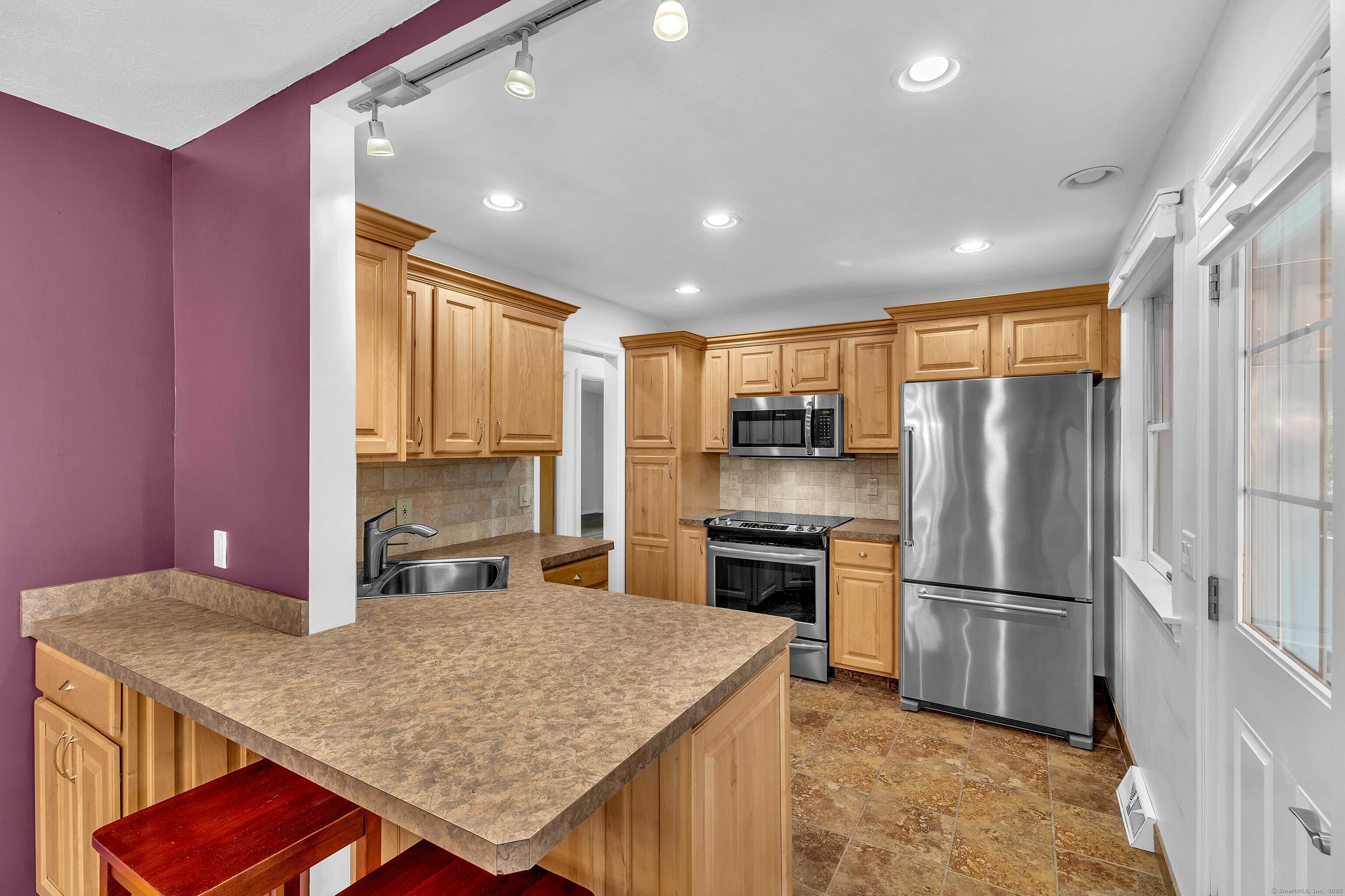 Stonington, Connecticut 06355, United States, 3 Bedrooms Bedrooms, ,2 BathroomsBathrooms,Residential,Pending,154467