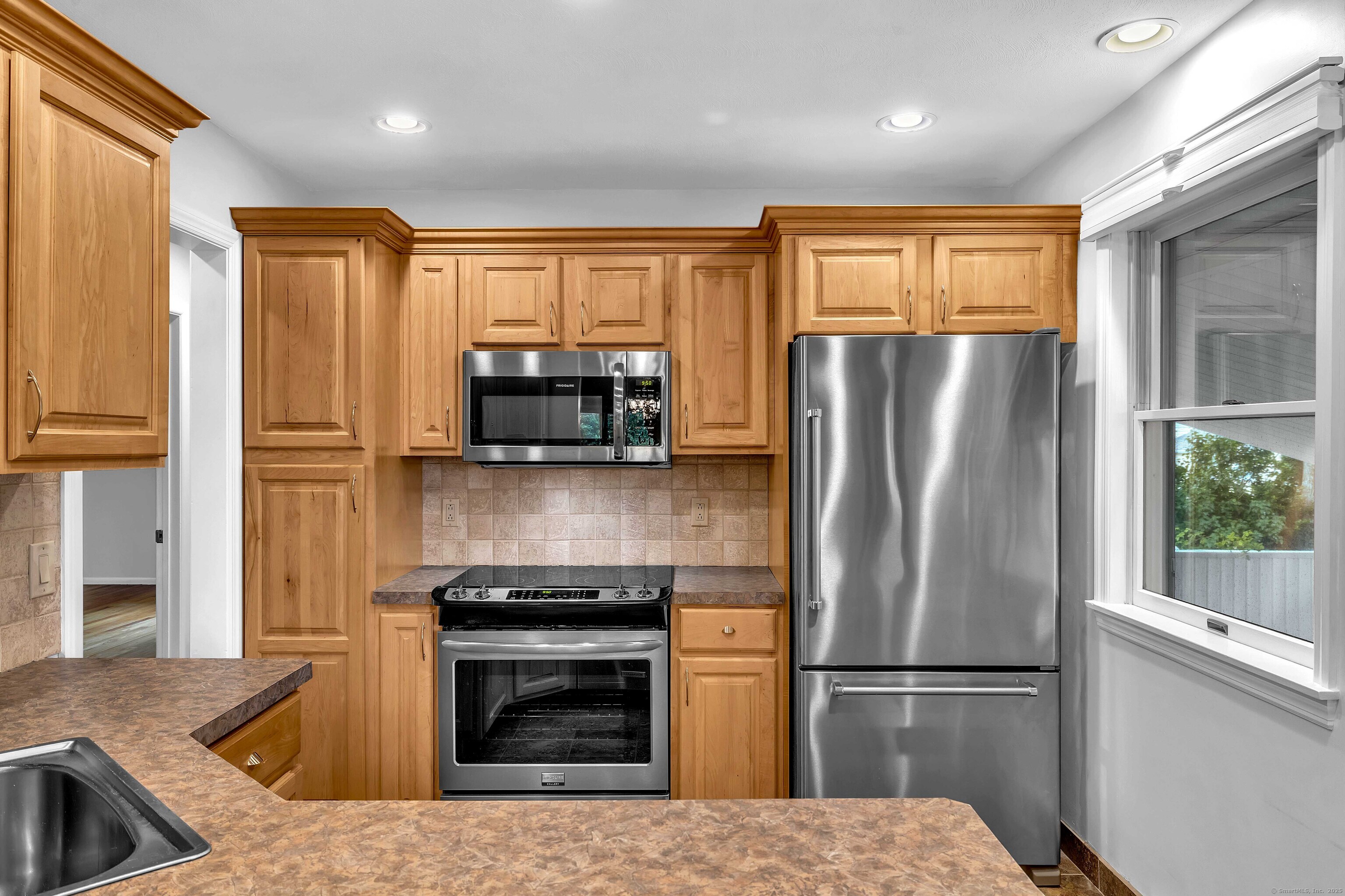 Stonington, Connecticut 06355, United States, 3 Bedrooms Bedrooms, ,2 BathroomsBathrooms,Residential,Pending,154467