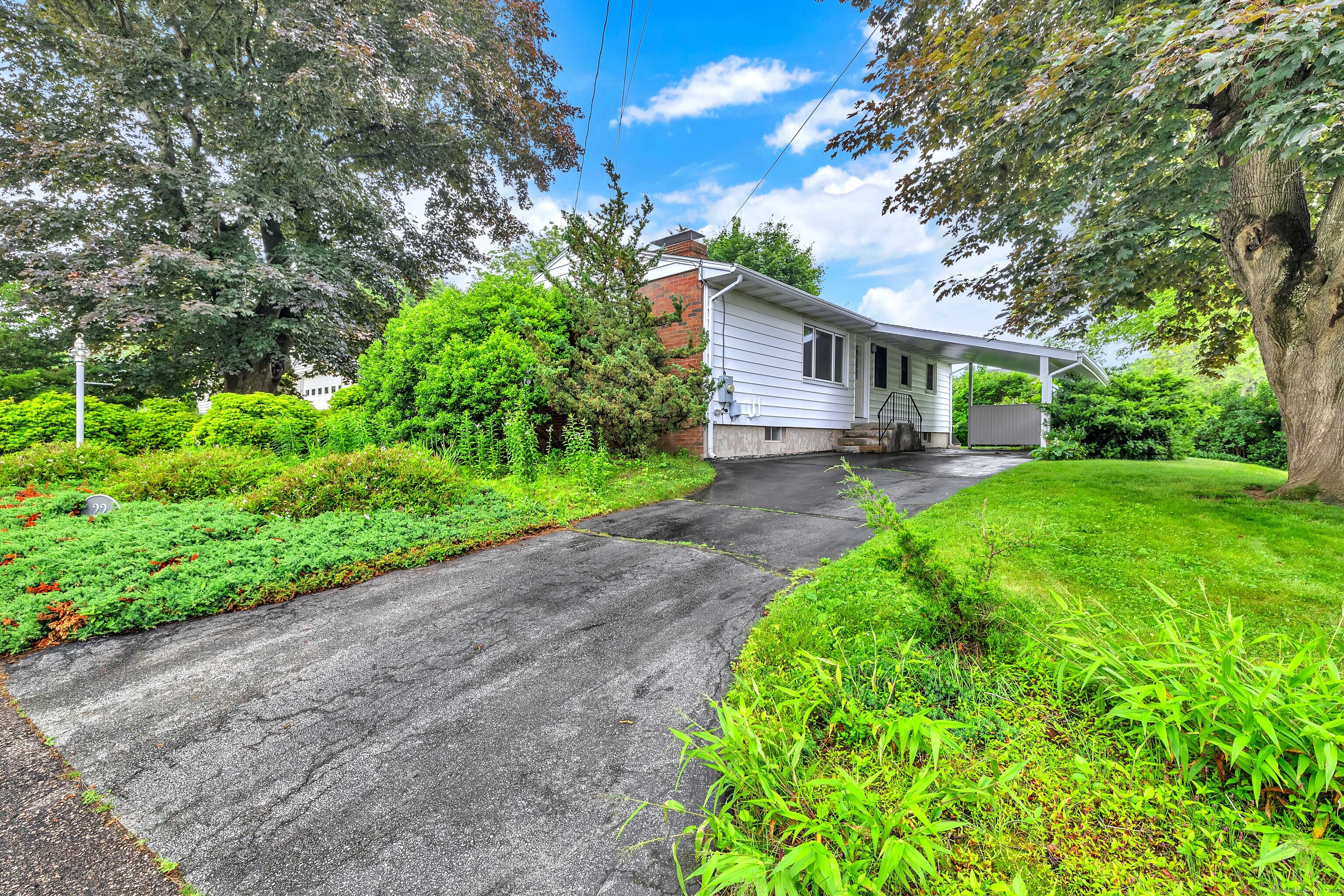 Stonington, Connecticut 06355, United States, 3 Bedrooms Bedrooms, ,2 BathroomsBathrooms,Residential,Pending,154467