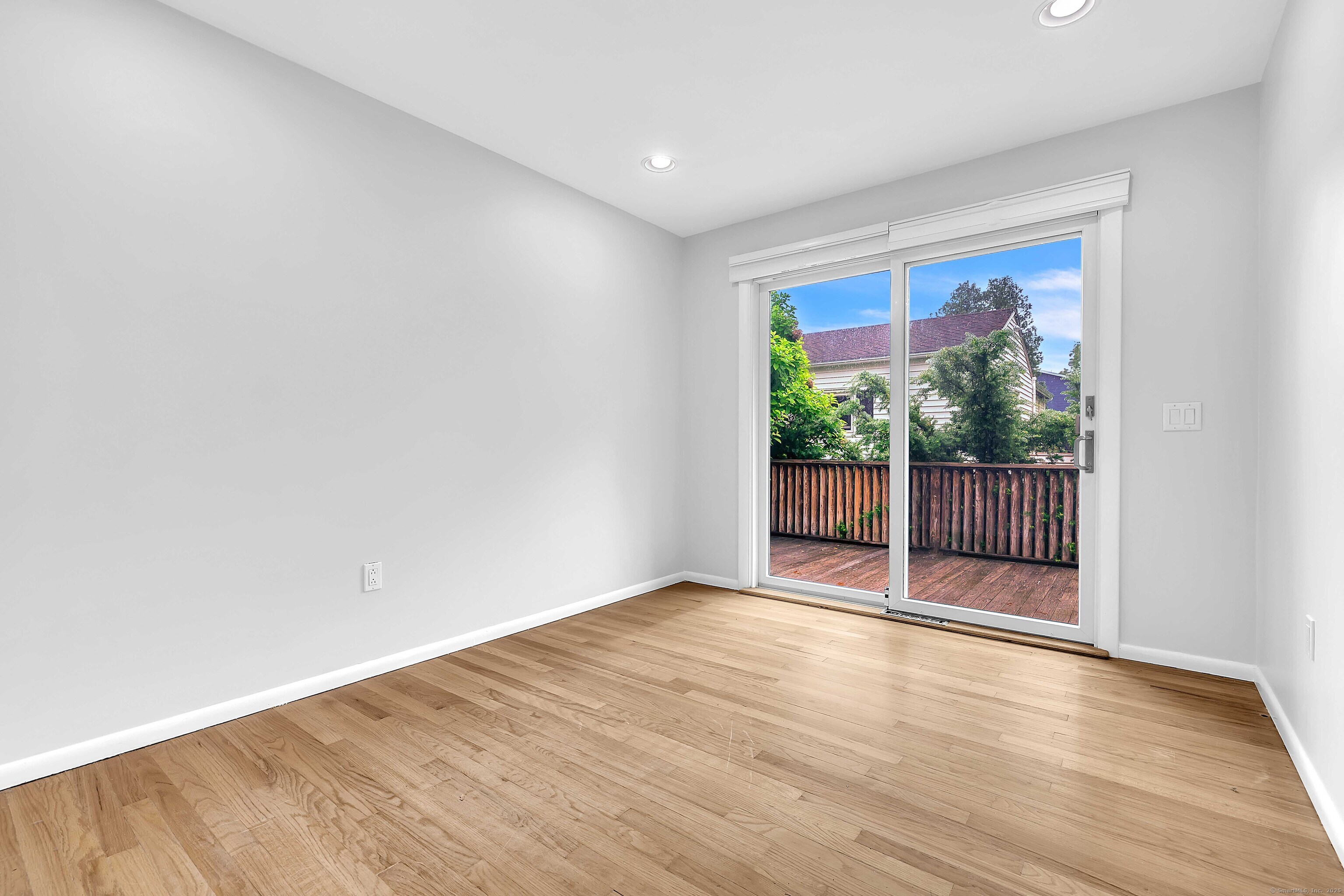 Stonington, Connecticut 06355, United States, 3 Bedrooms Bedrooms, ,2 BathroomsBathrooms,Residential,Pending,154467