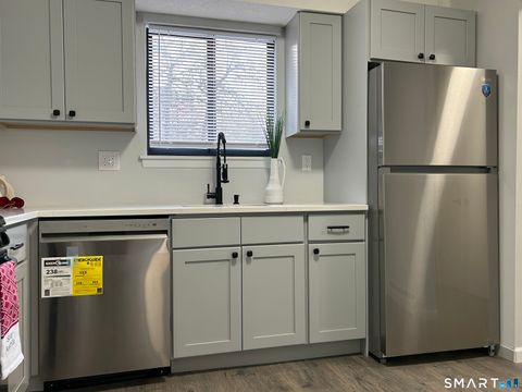 Tiny photo for 111 Sutton Place #111, Bloomfield, CT 06002 (MLS # 24145516)