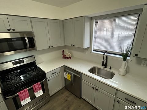 Tiny photo for 111 Sutton Place #111, Bloomfield, CT 06002 (MLS # 24145516)