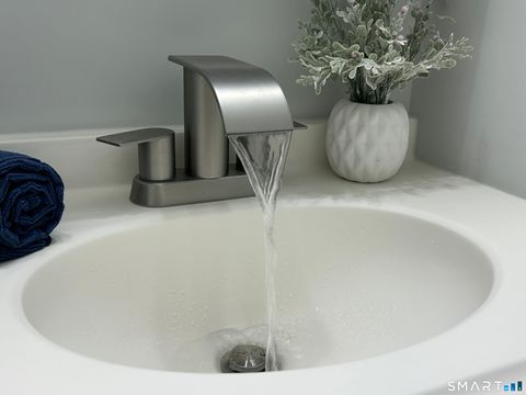 Tiny photo for 111 Sutton Place #111, Bloomfield, CT 06002 (MLS # 24145516)