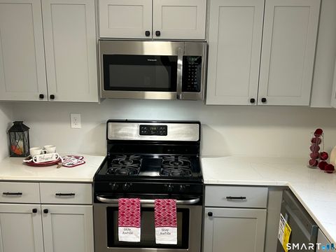 Tiny photo for 111 Sutton Place #111, Bloomfield, CT 06002 (MLS # 24145516)