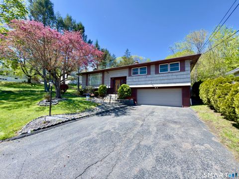 Photo of 25 Greenfield Avenue, Waterbury, CT 06708 (MLS # 24170339)