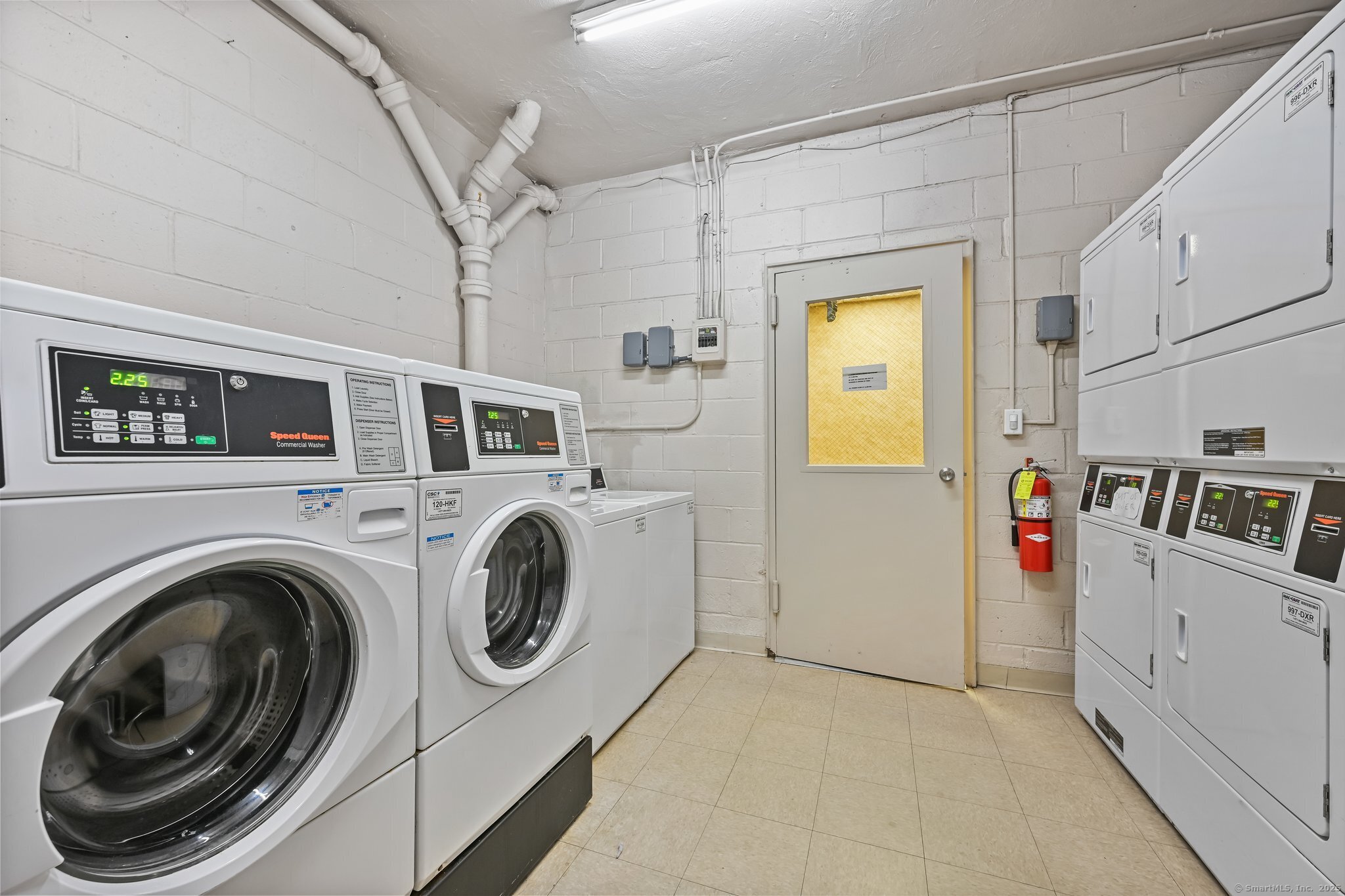 Stamford, Connecticut 06901, United States, 1 Bedroom Bedrooms, ,1 BathroomBathrooms,Residential,Active,132130