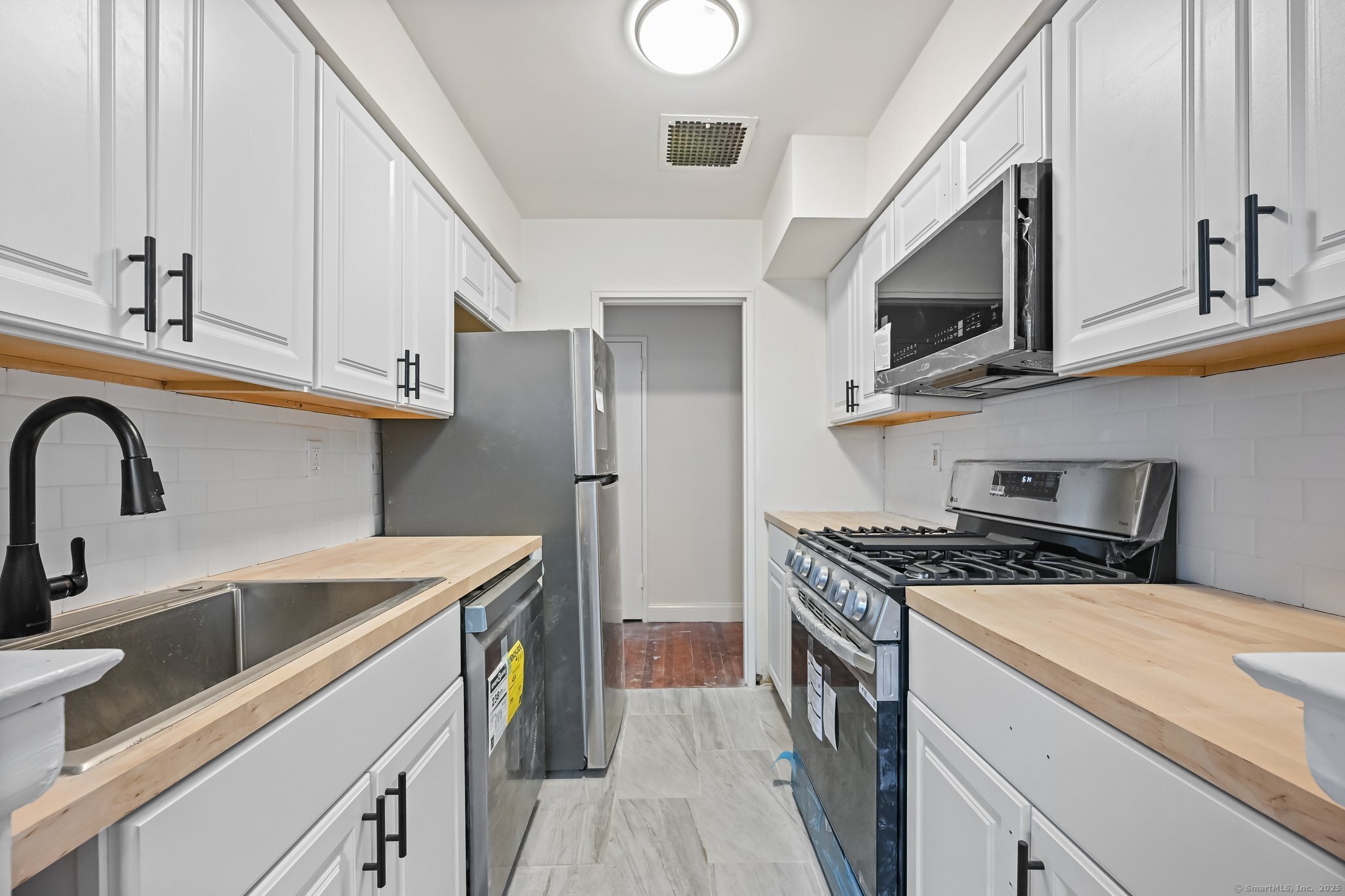 Stamford, Connecticut 06901, United States, 1 Bedroom Bedrooms, ,1 BathroomBathrooms,Residential,Active,132130