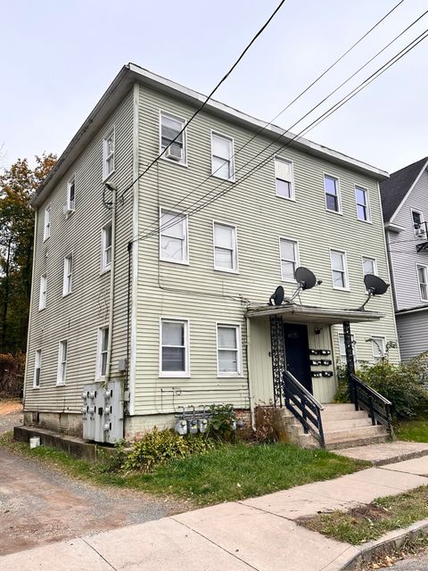 Multifamily For Sale - 122 Willow Street<br/> Meriden, CT 06450