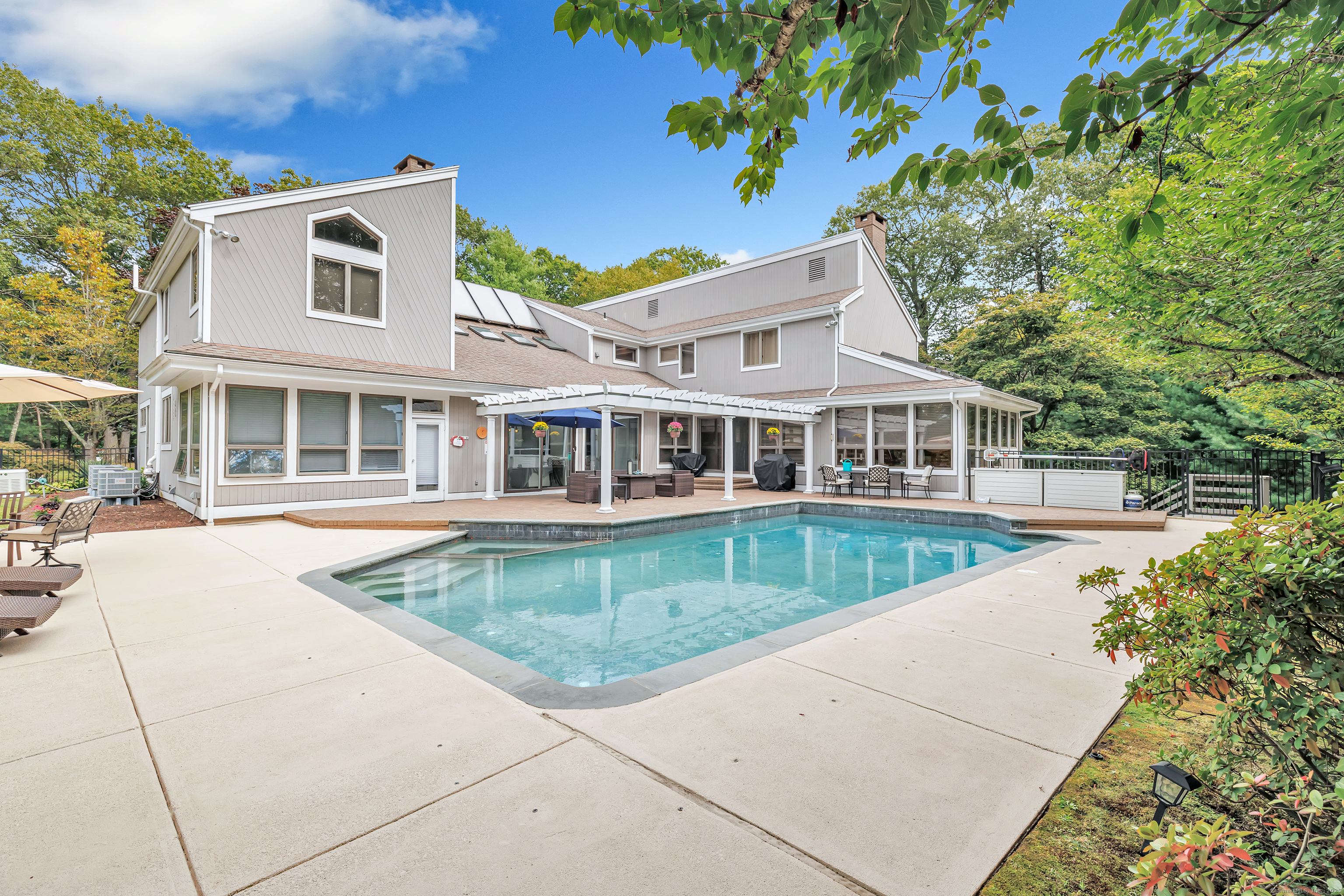 28 Strawberry Lane