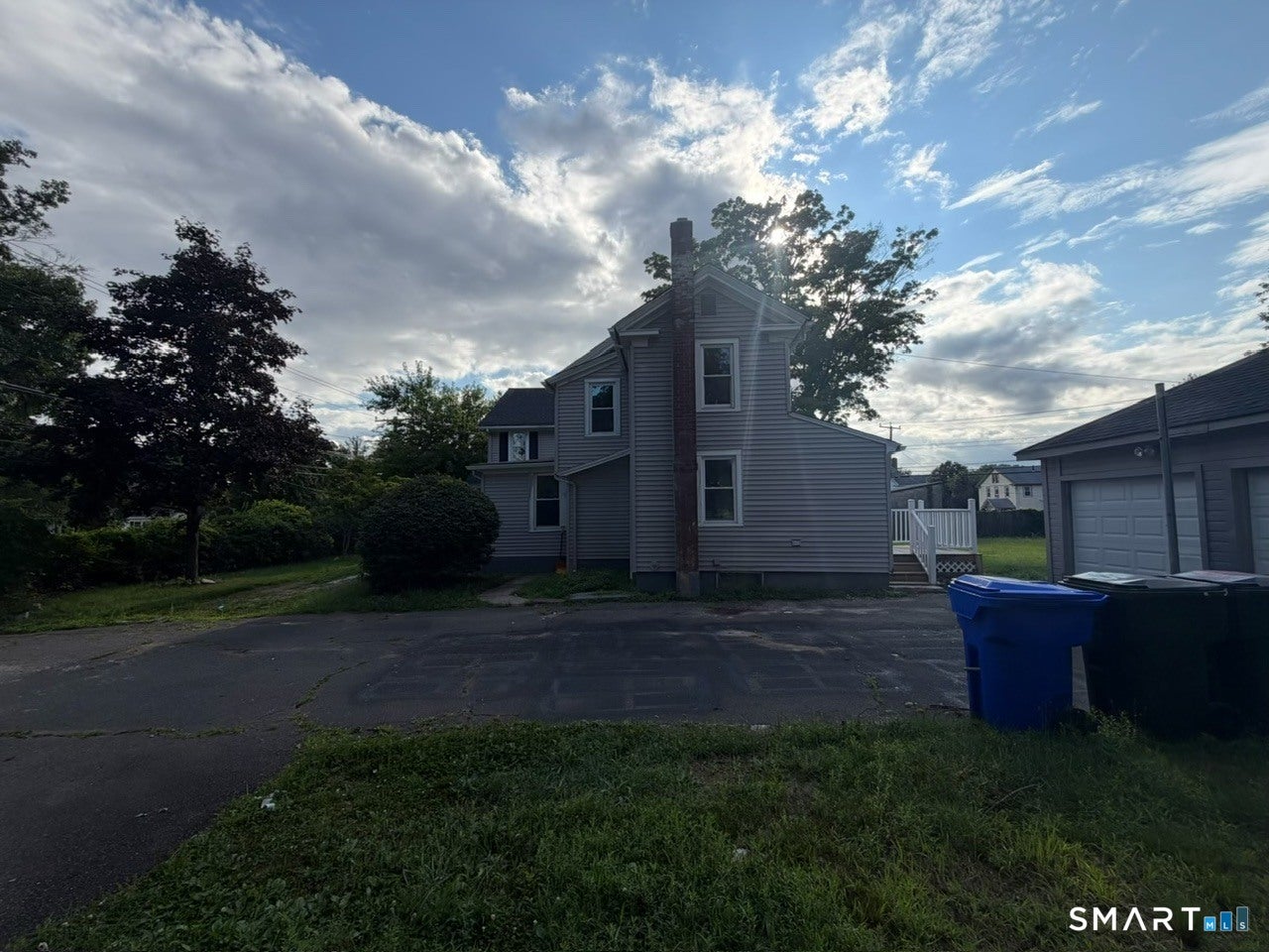 800 Burnside Avenue
