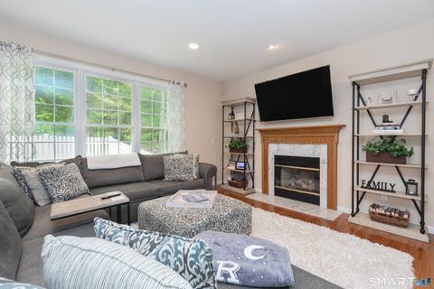 Tiny photo for 8 Minuteman Circle #8, Southbury, CT 06488 (MLS # 24193893)