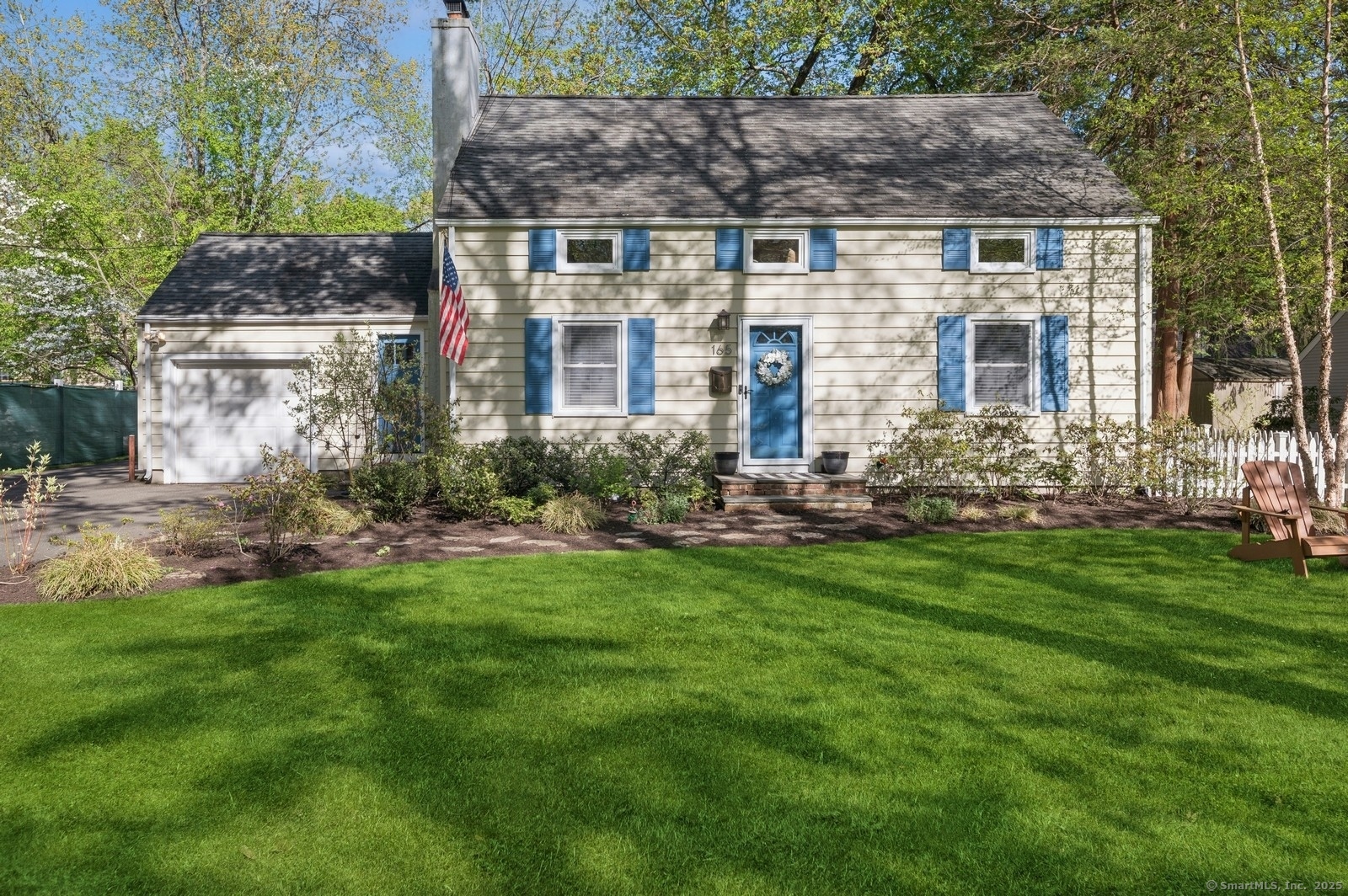 Property for Sale at Woodbury Avenue, Stamford, Connecticut - Bedrooms: 4 
Bathrooms: 2 
Rooms: 7  - $699,000