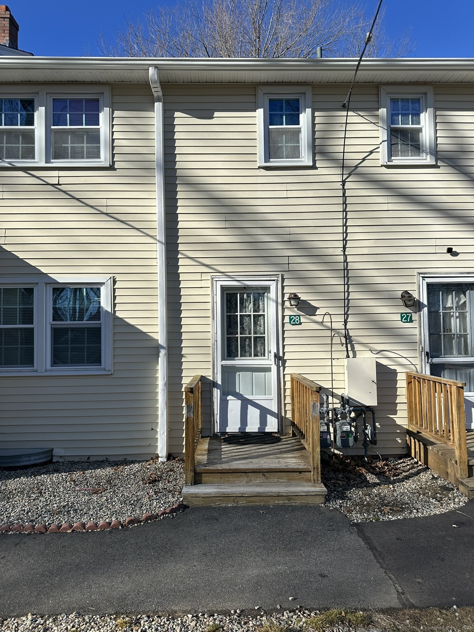 Carolina Drive 28, Montville, Connecticut - 2 Bedrooms  
1 Bathrooms  
4 Rooms - 