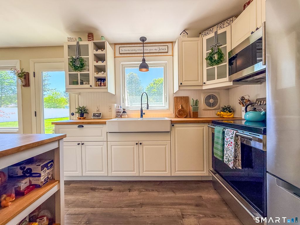 Photo of 14 Lynn Avenue, Plymouth, CT 06786 (MLS # 24174986)