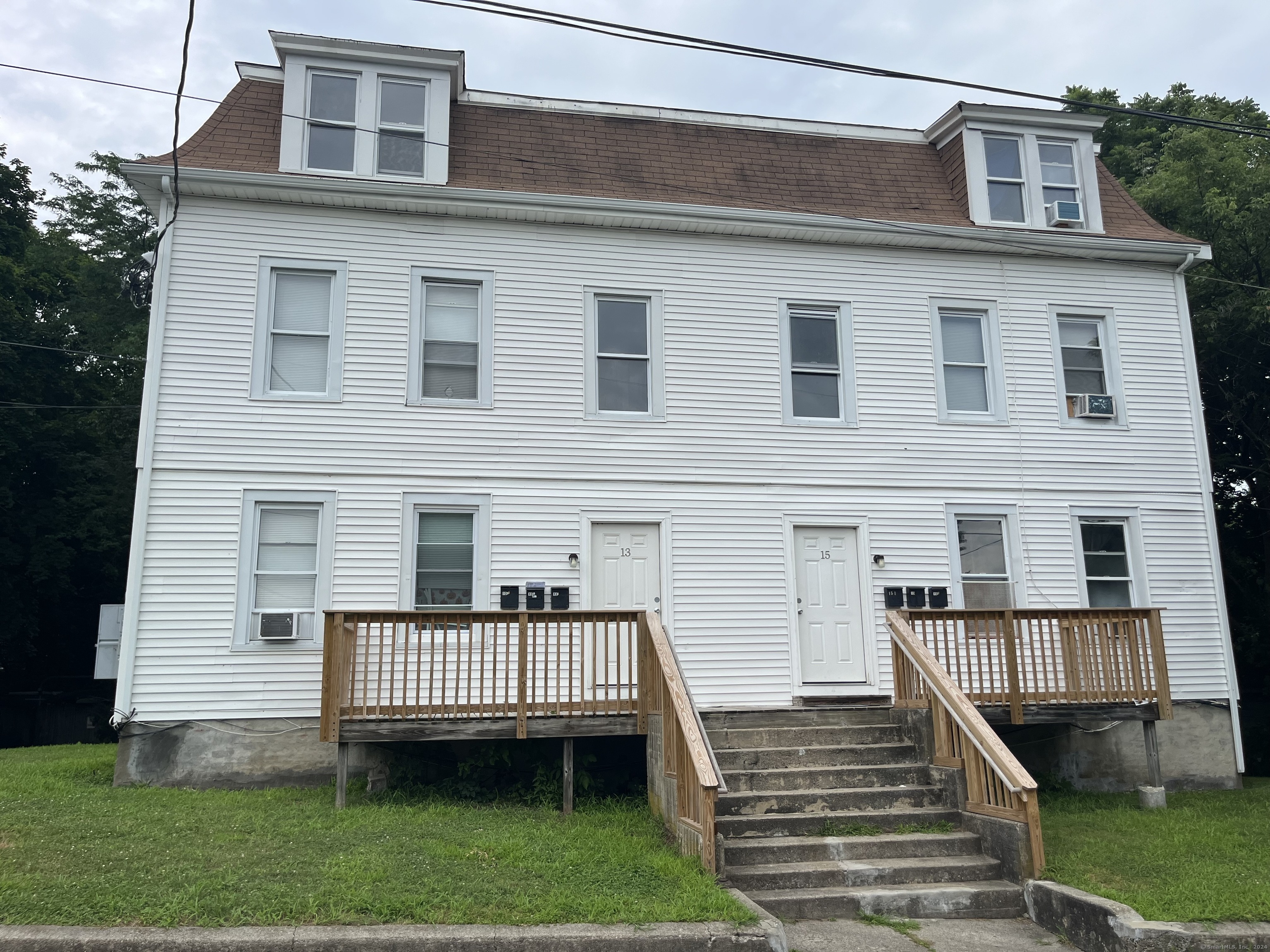 Rental Property at 13 Fourteenth Street 3, Norwich, Connecticut - Bedrooms: 2 
Bathrooms: 1 
Rooms: 4  - $1,400 MO.