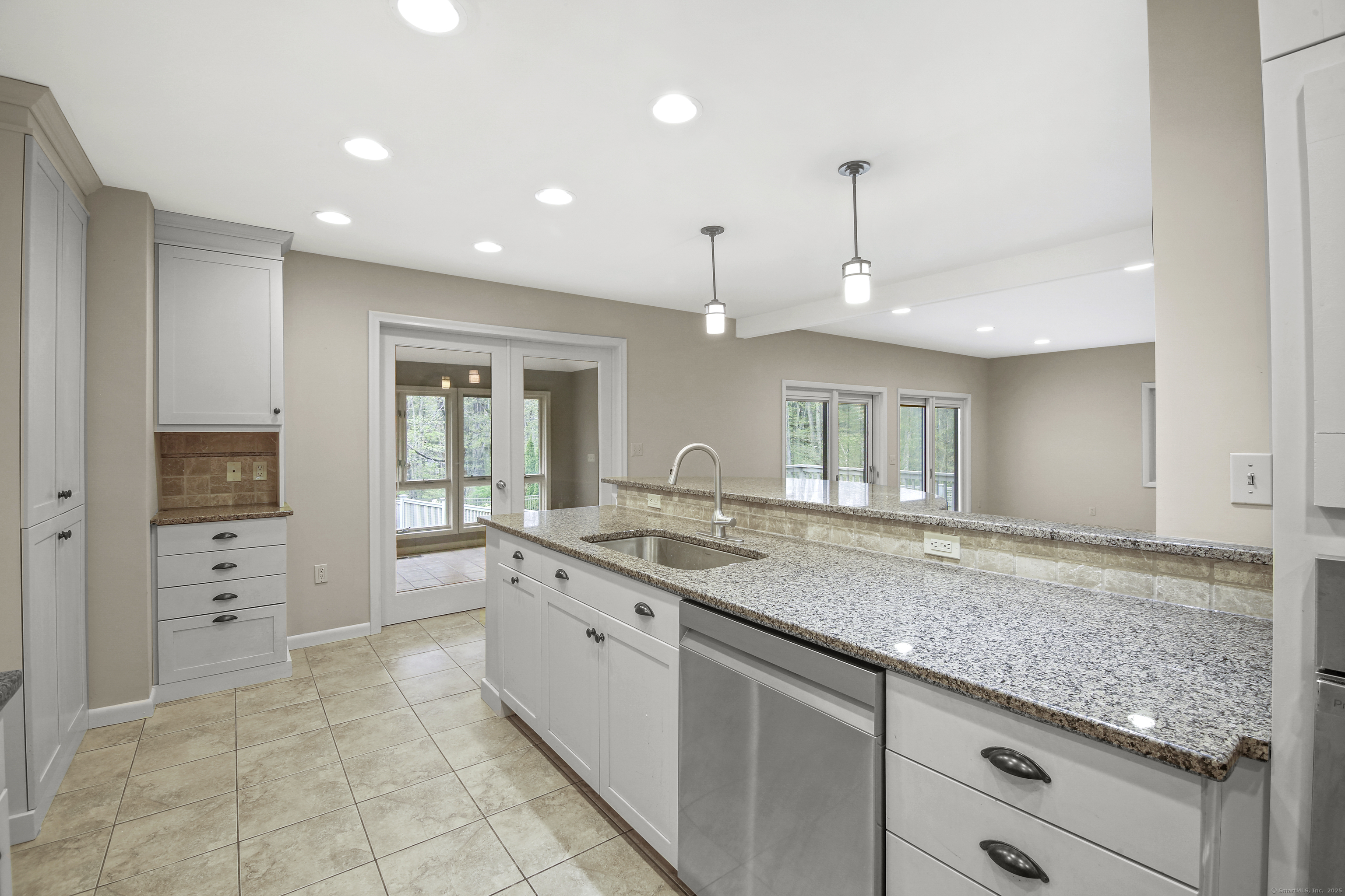 Harwinton, Connecticut 06791, United States, 4 Bedrooms Bedrooms, ,4 BathroomsBathrooms,Residential,Active,127530