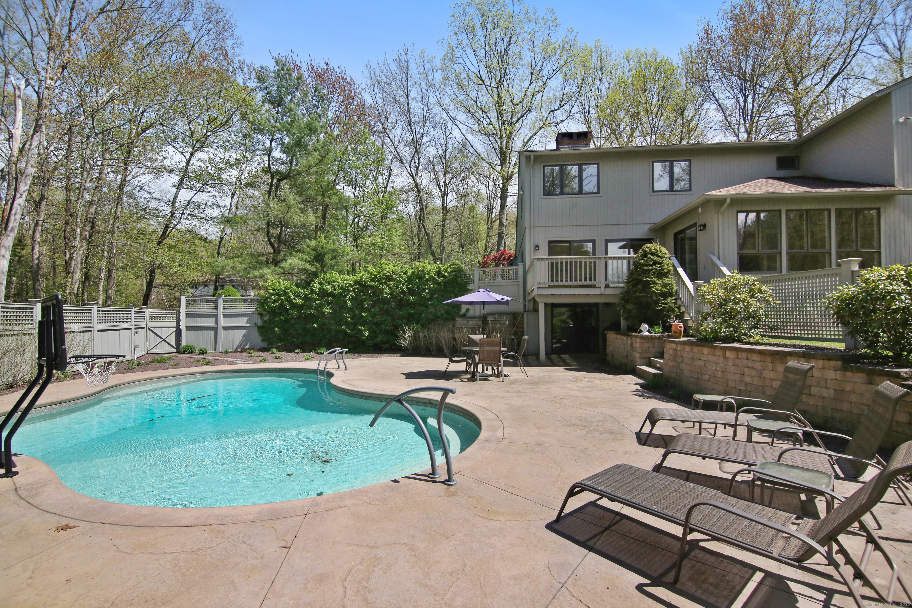 Harwinton, Connecticut 06791, United States, 4 Bedrooms Bedrooms, ,4 BathroomsBathrooms,Residential,Active,127530