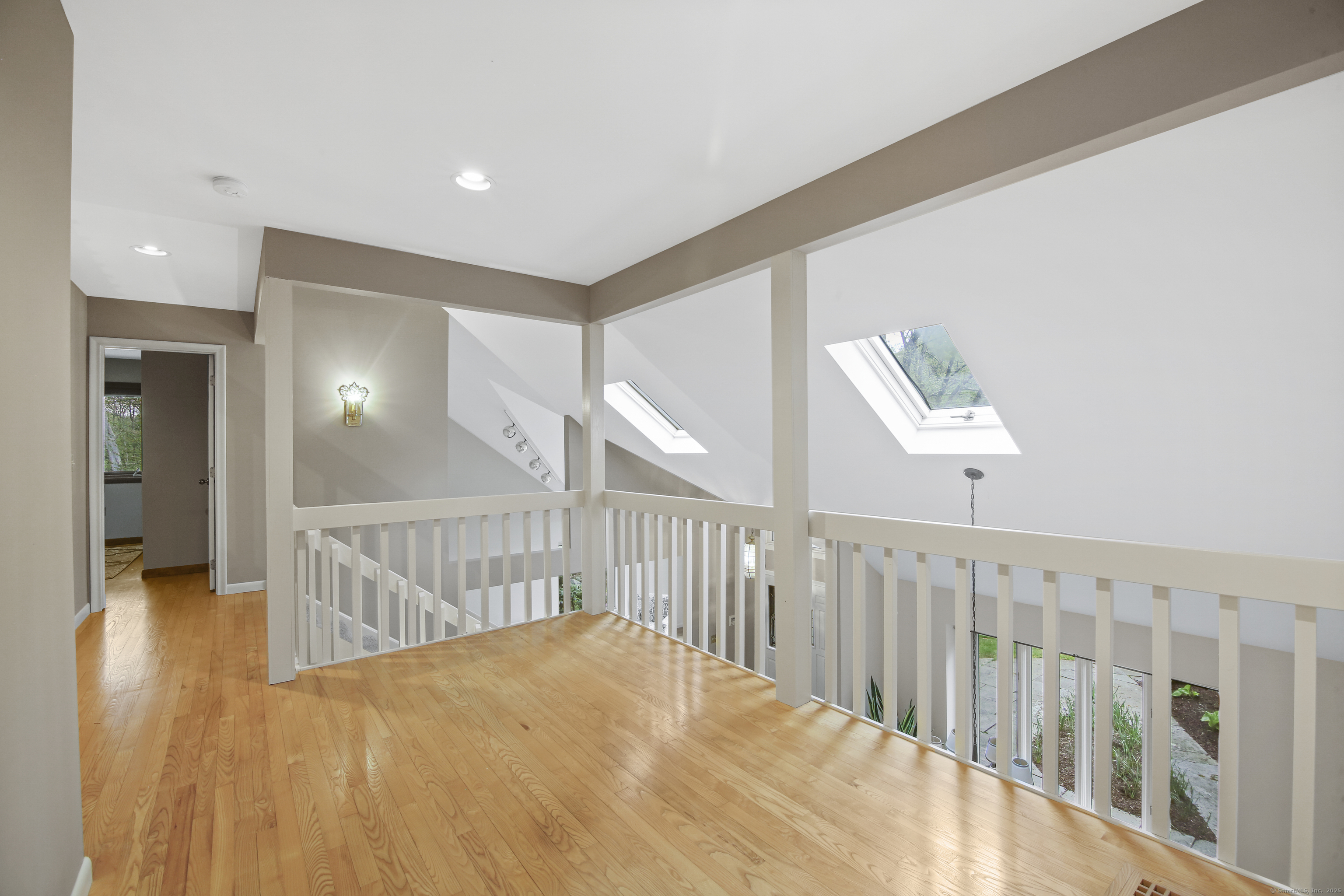 Harwinton, Connecticut 06791, United States, 4 Bedrooms Bedrooms, ,4 BathroomsBathrooms,Residential,Active,127530