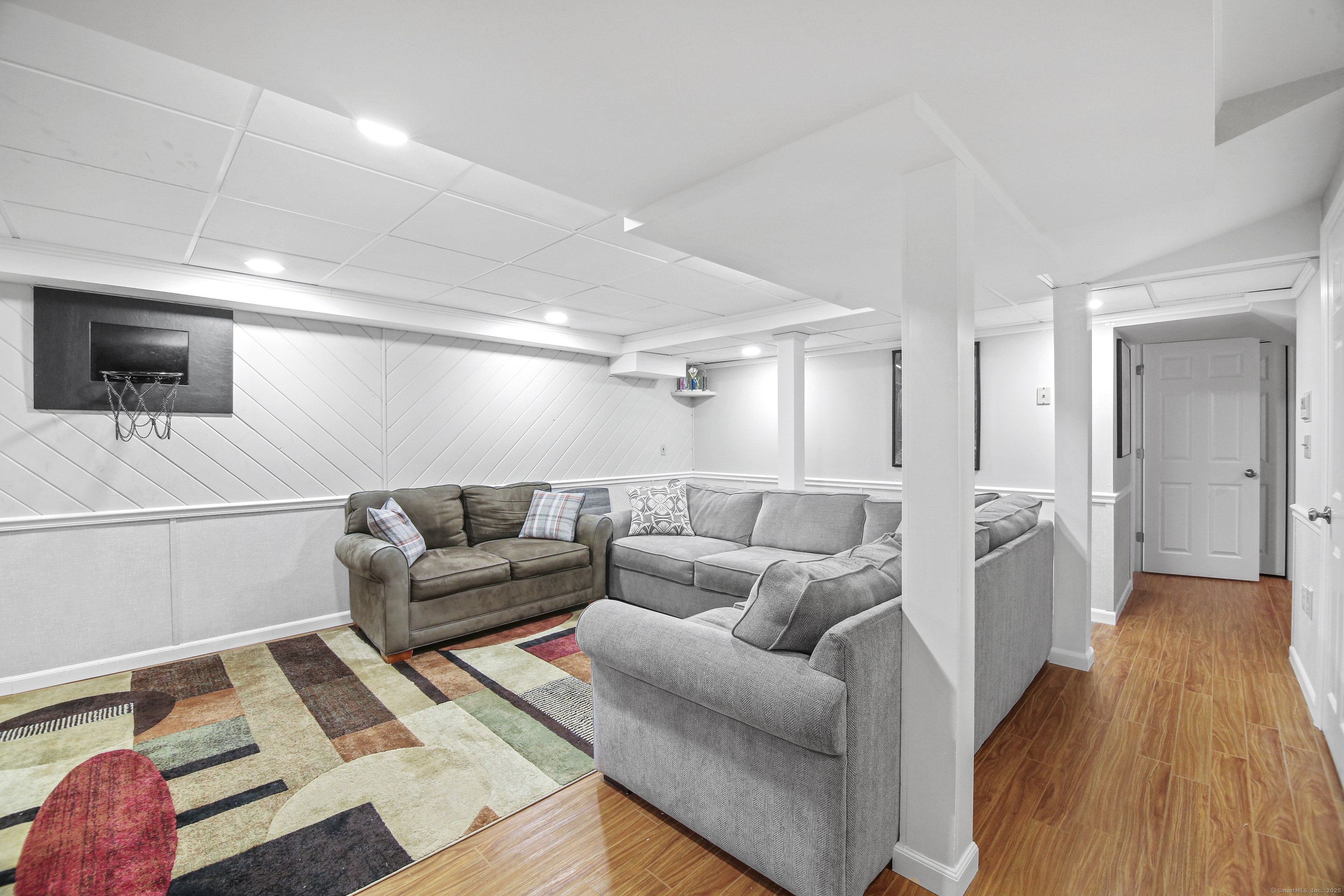 Harwinton, Connecticut 06791, United States, 4 Bedrooms Bedrooms, ,4 BathroomsBathrooms,Residential,Active,127530