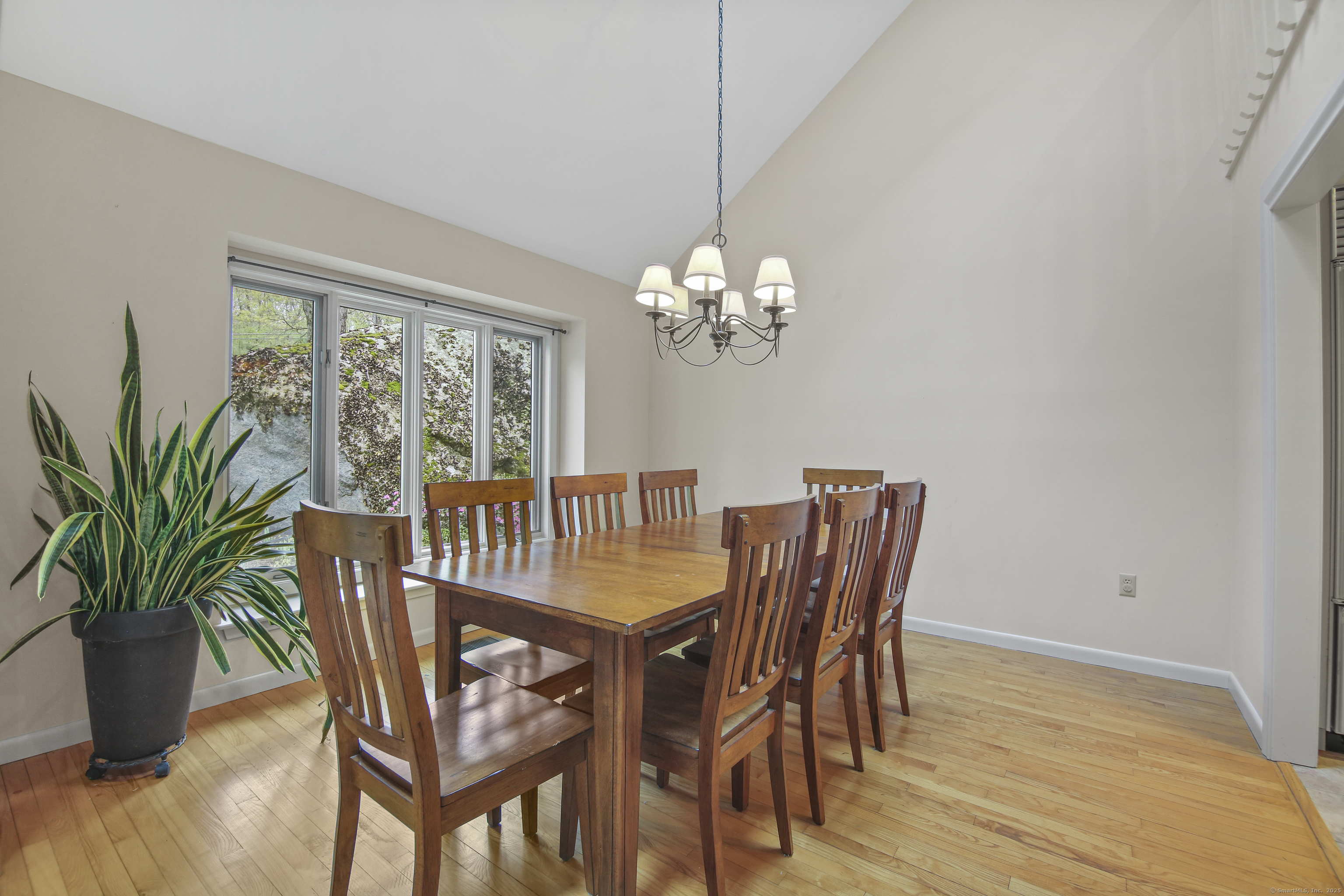 Harwinton, Connecticut 06791, United States, 4 Bedrooms Bedrooms, ,4 BathroomsBathrooms,Residential,Active,127530