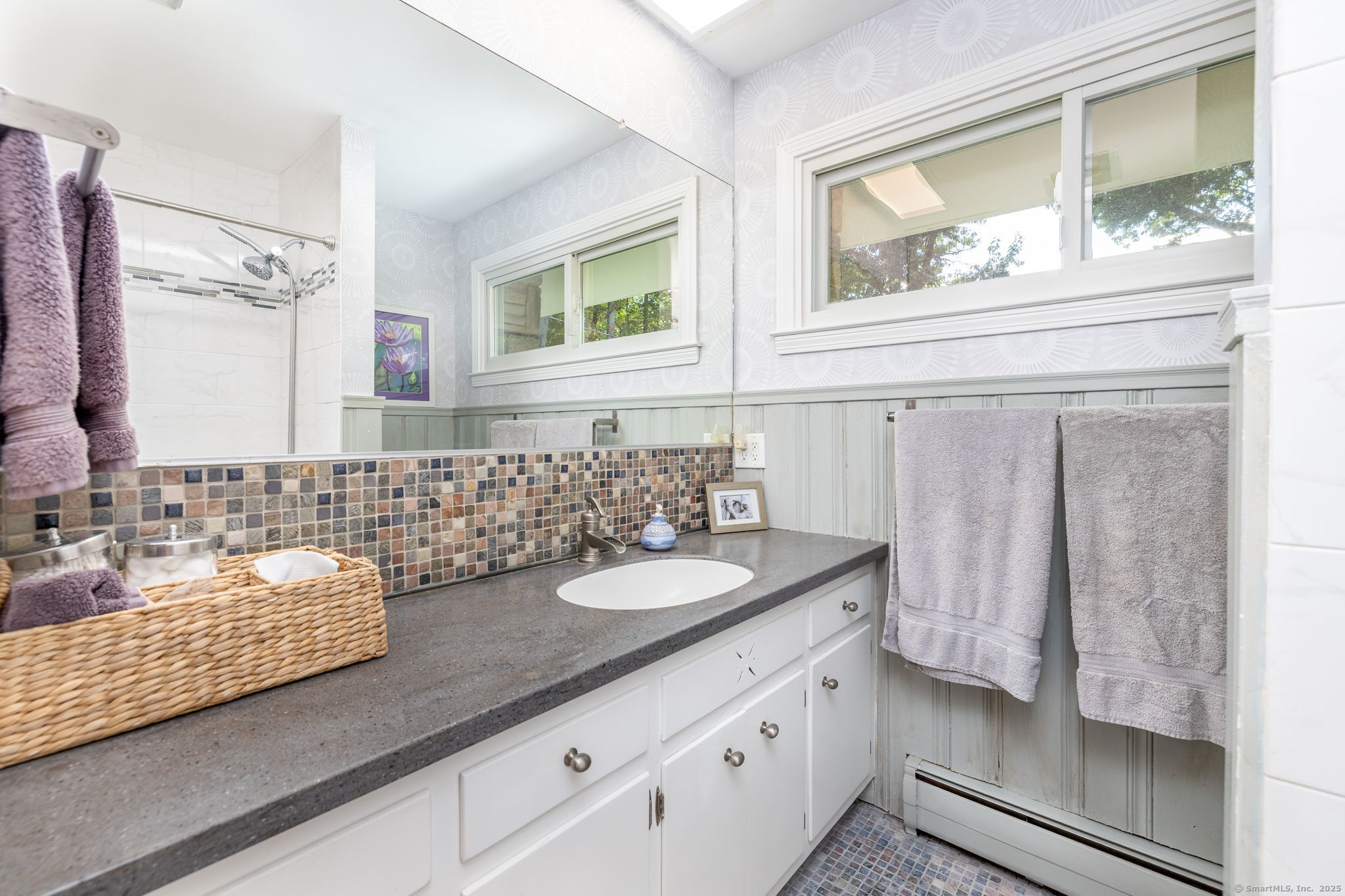 Norwich, Connecticut 06360, United States, 4 Bedrooms Bedrooms, ,3 BathroomsBathrooms,Residential,Active,218305