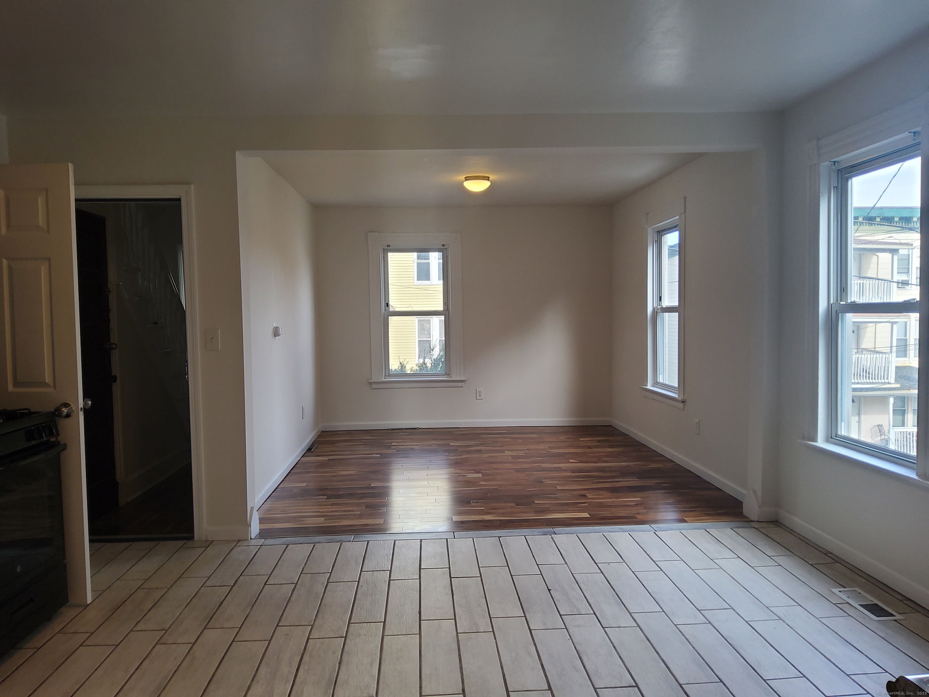 5th Street, Waterbury, Connecticut - 3 Bedrooms  
1 Bathrooms  
5 Rooms - 