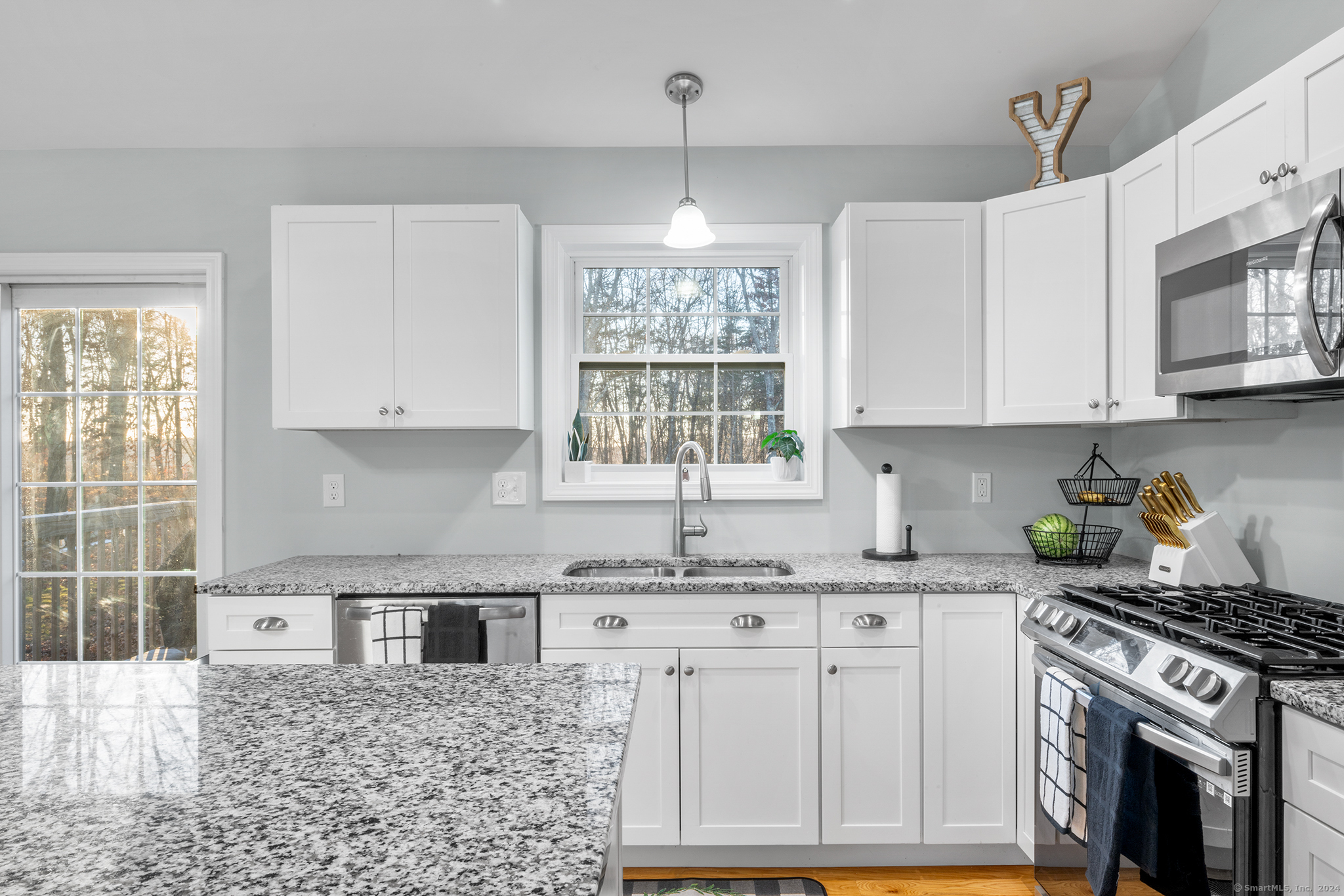 1084 E Lake Road, Montville, Connecticut image 21