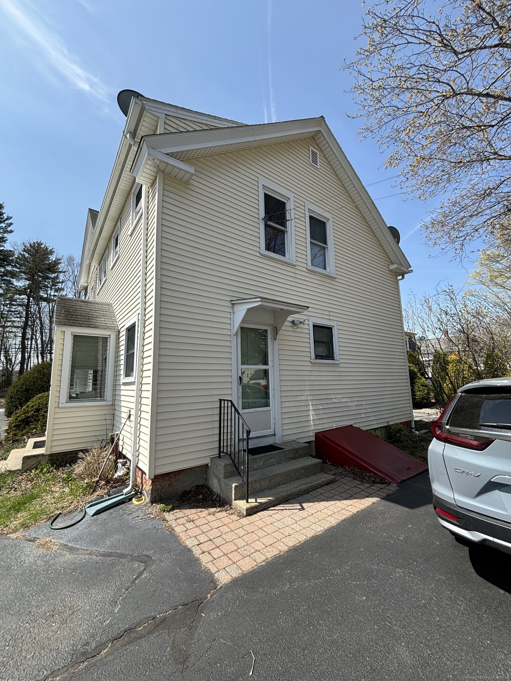 341 Woodstock Avenue