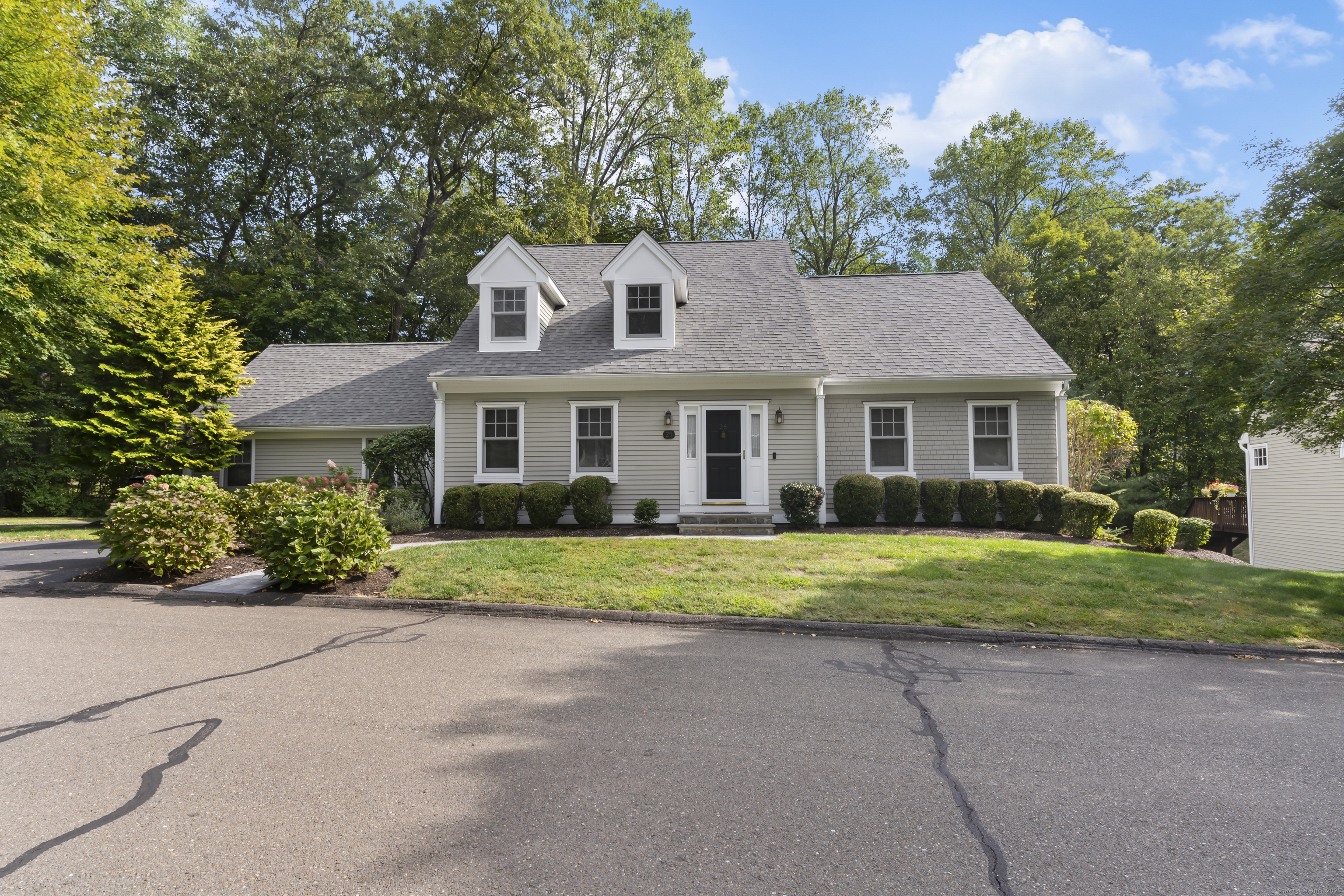 25 Bunker Hill Circle 25