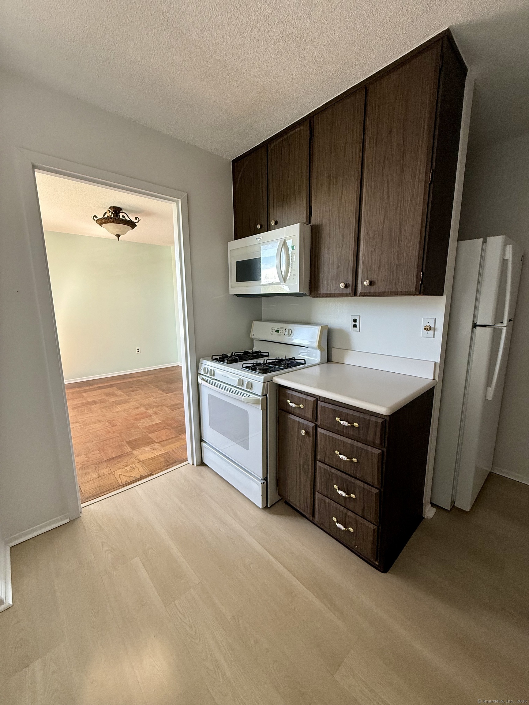 1 Strawberry Hill Court #APT 2B, Stamford, Connecticut image 8