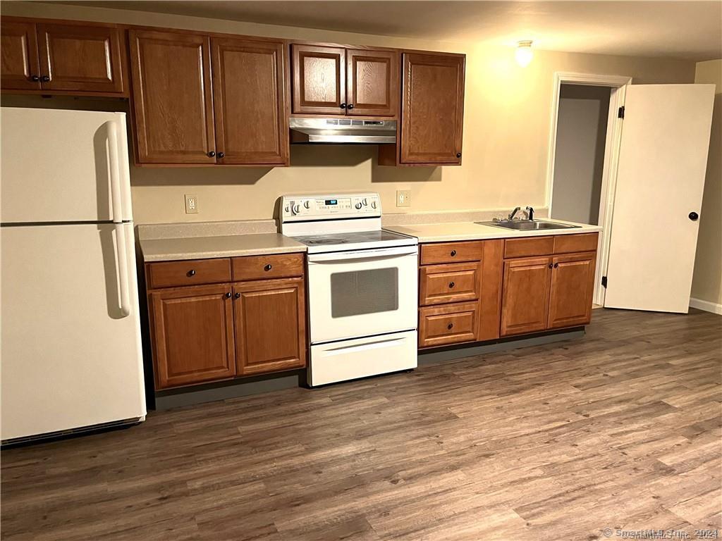 Rental Property at Railroad Avenue 1, Plainfield, Connecticut - Bedrooms: 1 
Bathrooms: 1 
Rooms: 3  - $1,150 MO.