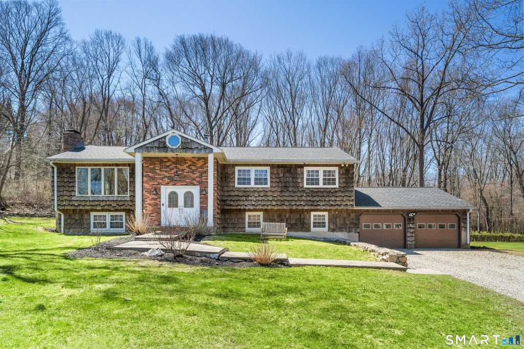 Photo of 3 Pebble Road, Newtown, CT 06470 (MLS # 24167187)