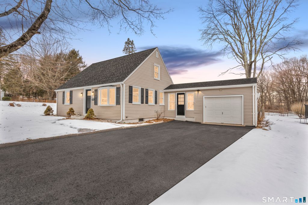 Photo of 244 Curtiss Street, Southington, CT 06489 (MLS # 24148149)