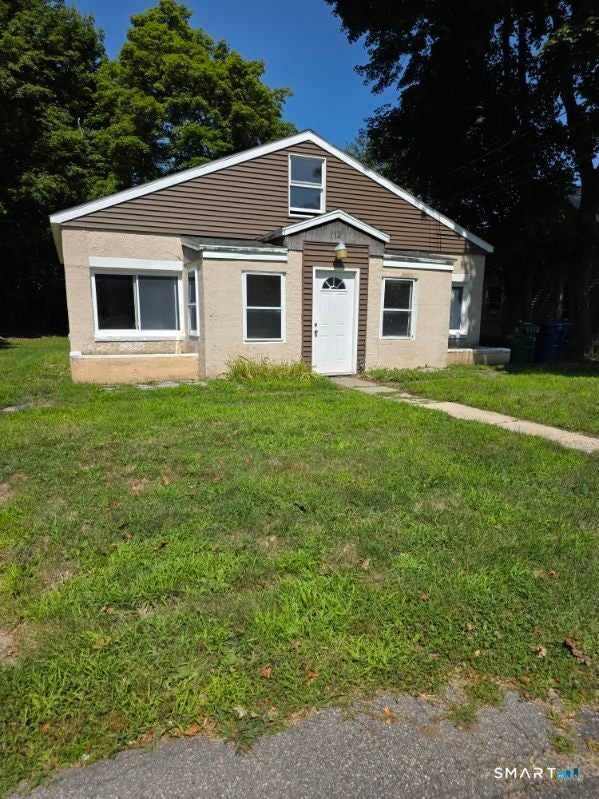 12 Woodlawn Avenue