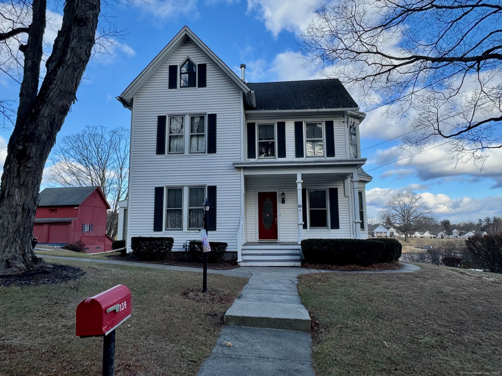 Franklin Street Extension, Danbury, Connecticut - 2 Bedrooms  
1 Bathrooms  
6 Rooms - 