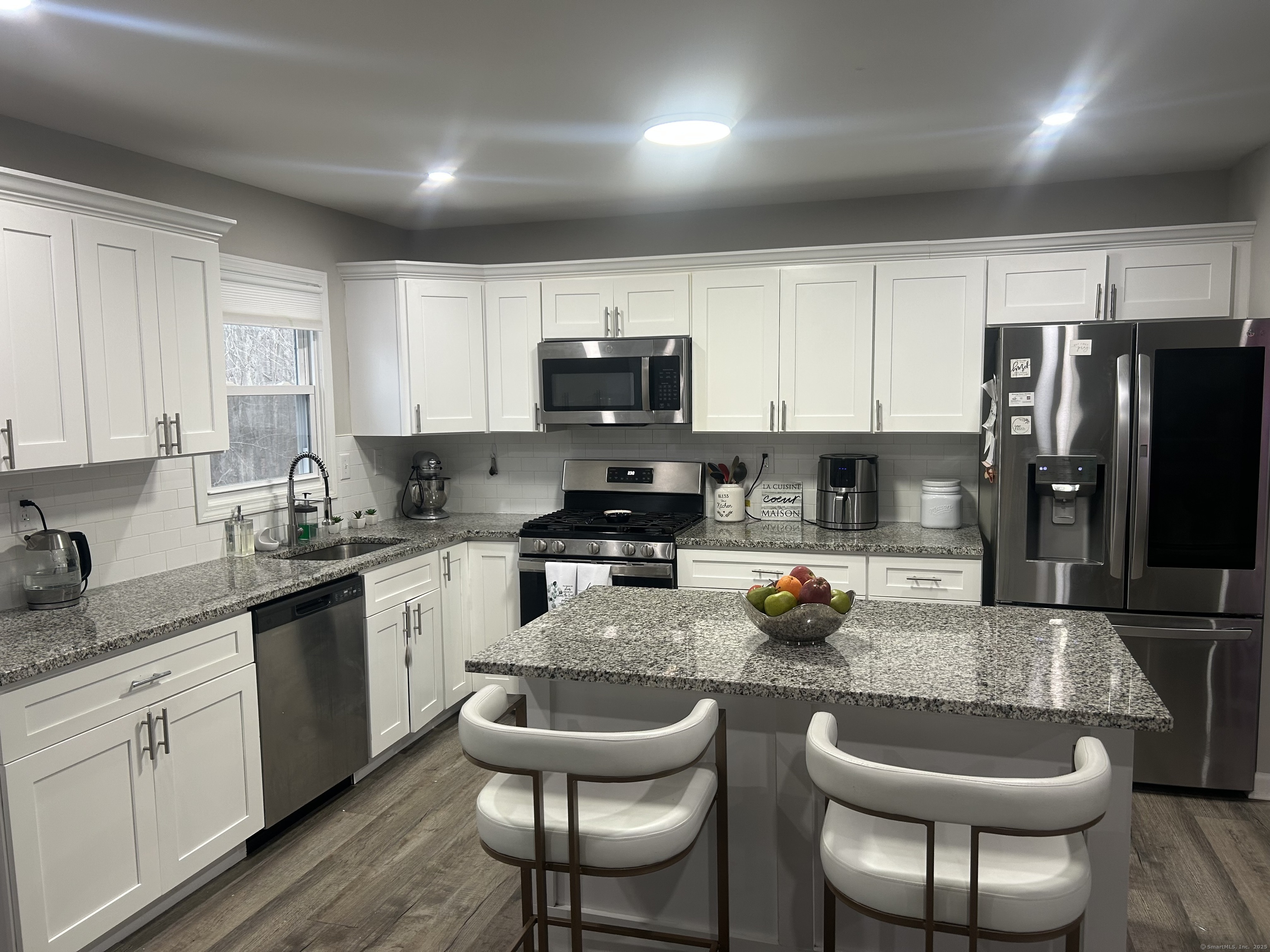 45 Fawn Ridge Drive, Hamden, Connecticut image 2