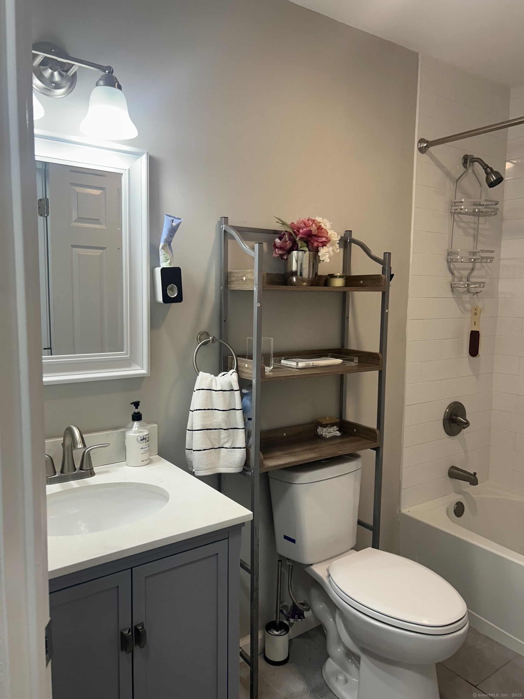 45 Fawn Ridge Drive, Hamden, Connecticut image 6