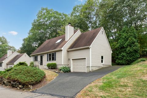 24 COPPER HILL Drive 24 Guilford CT 06437