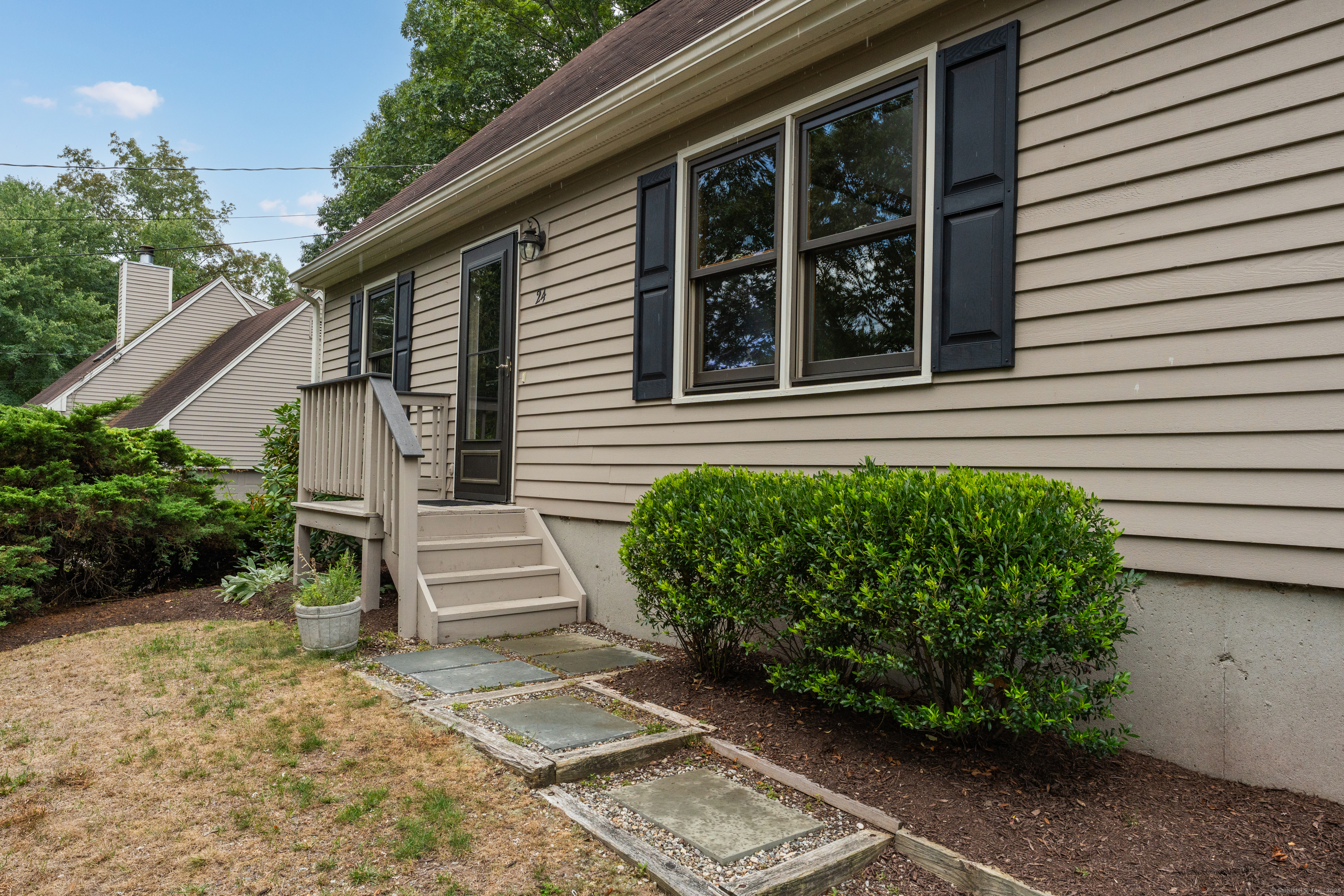 24 COPPER HILL Drive 24