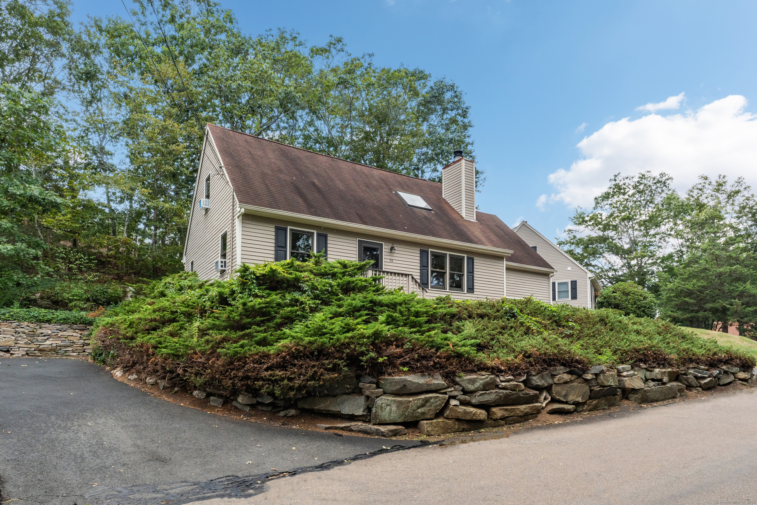 24 COPPER HILL Drive 24