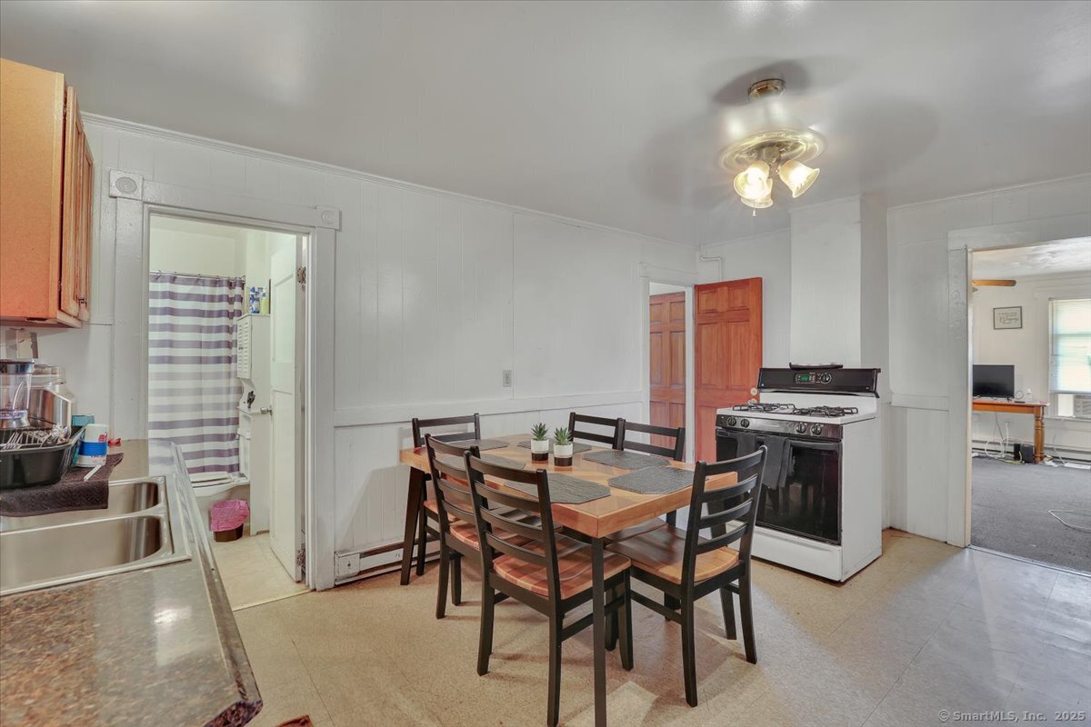 Windham, Connecticut 06226, United States, 12 Bedrooms Bedrooms, ,5 BathroomsBathrooms,Residential,Active,158945