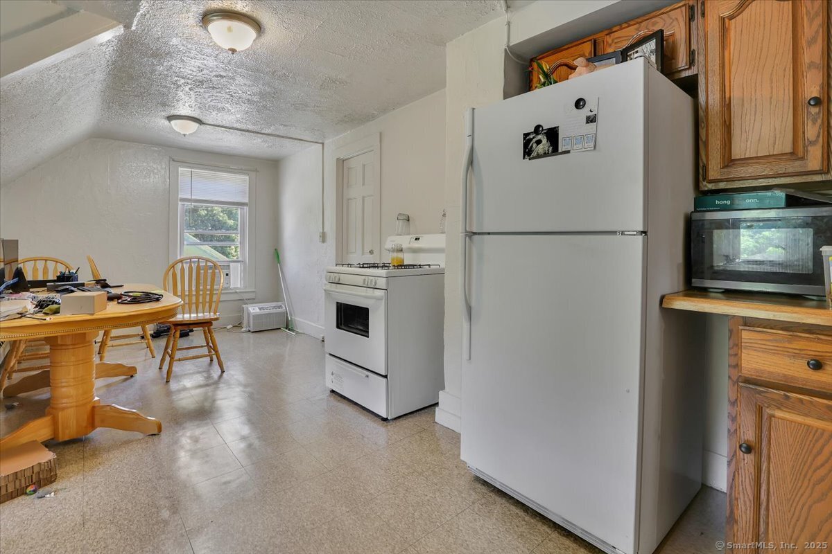 Windham, Connecticut 06226, United States, 12 Bedrooms Bedrooms, ,5 BathroomsBathrooms,Residential,Active,158945