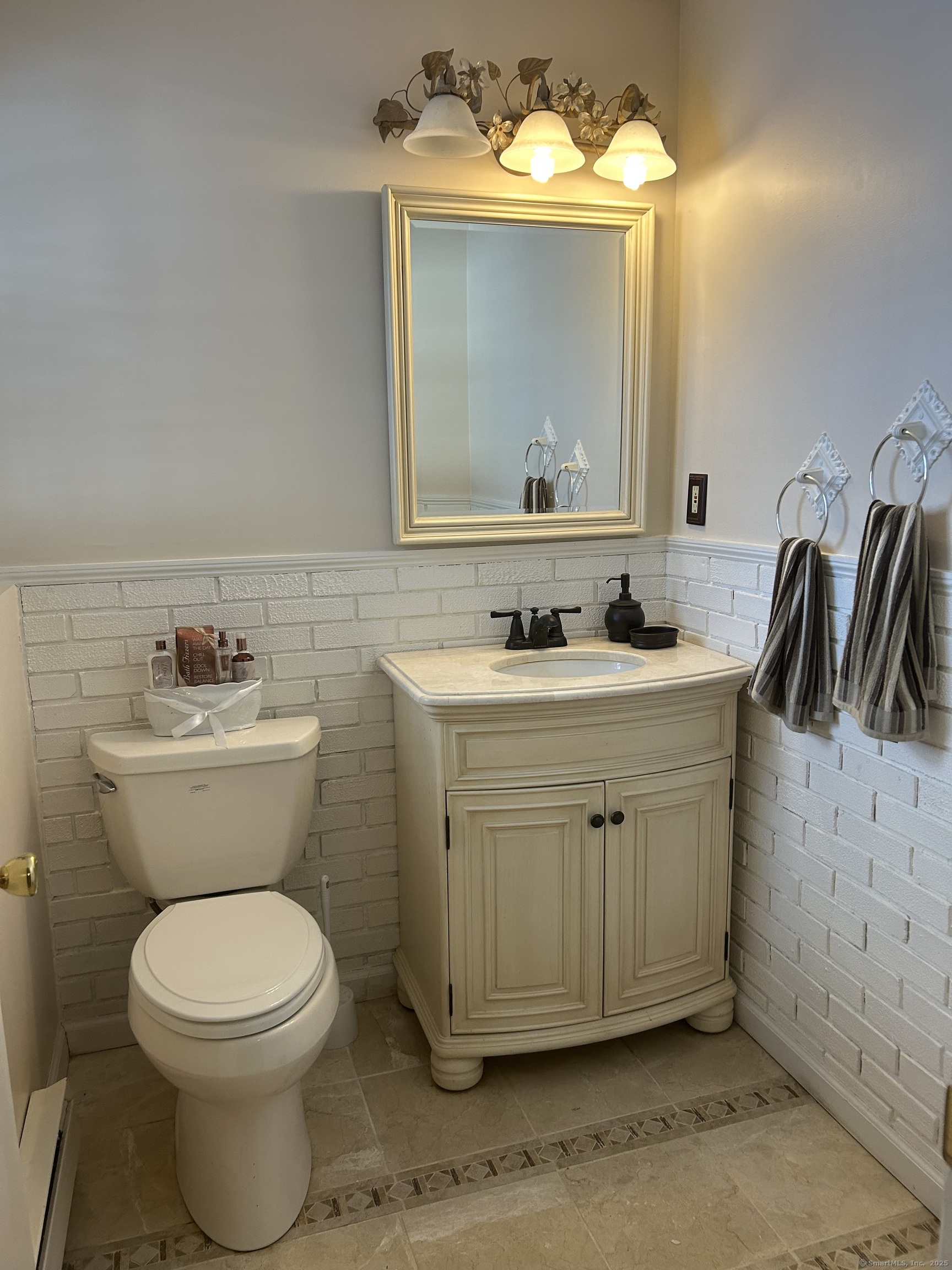 77 Surrey Drive, Meriden, Connecticut image 17
